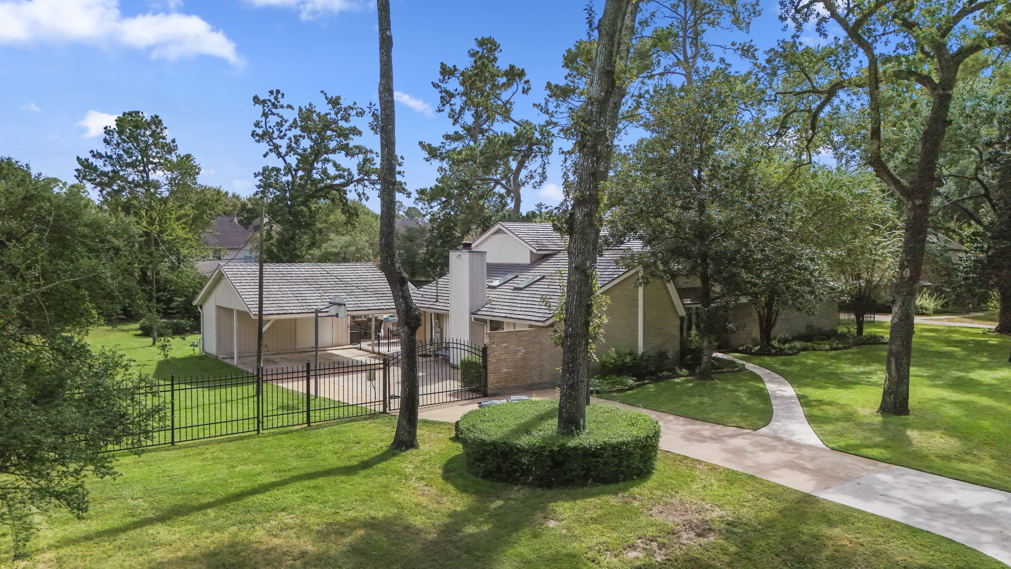 13014 King Circle Property Photo 3