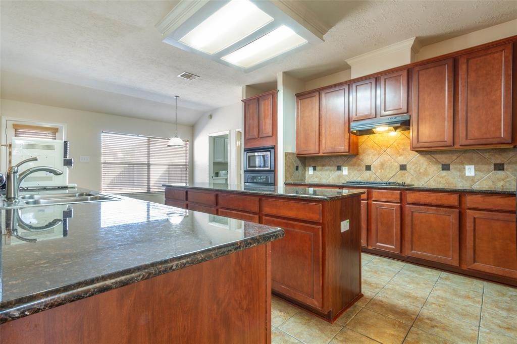 18010 Gable Oak Lane Property Photo 10