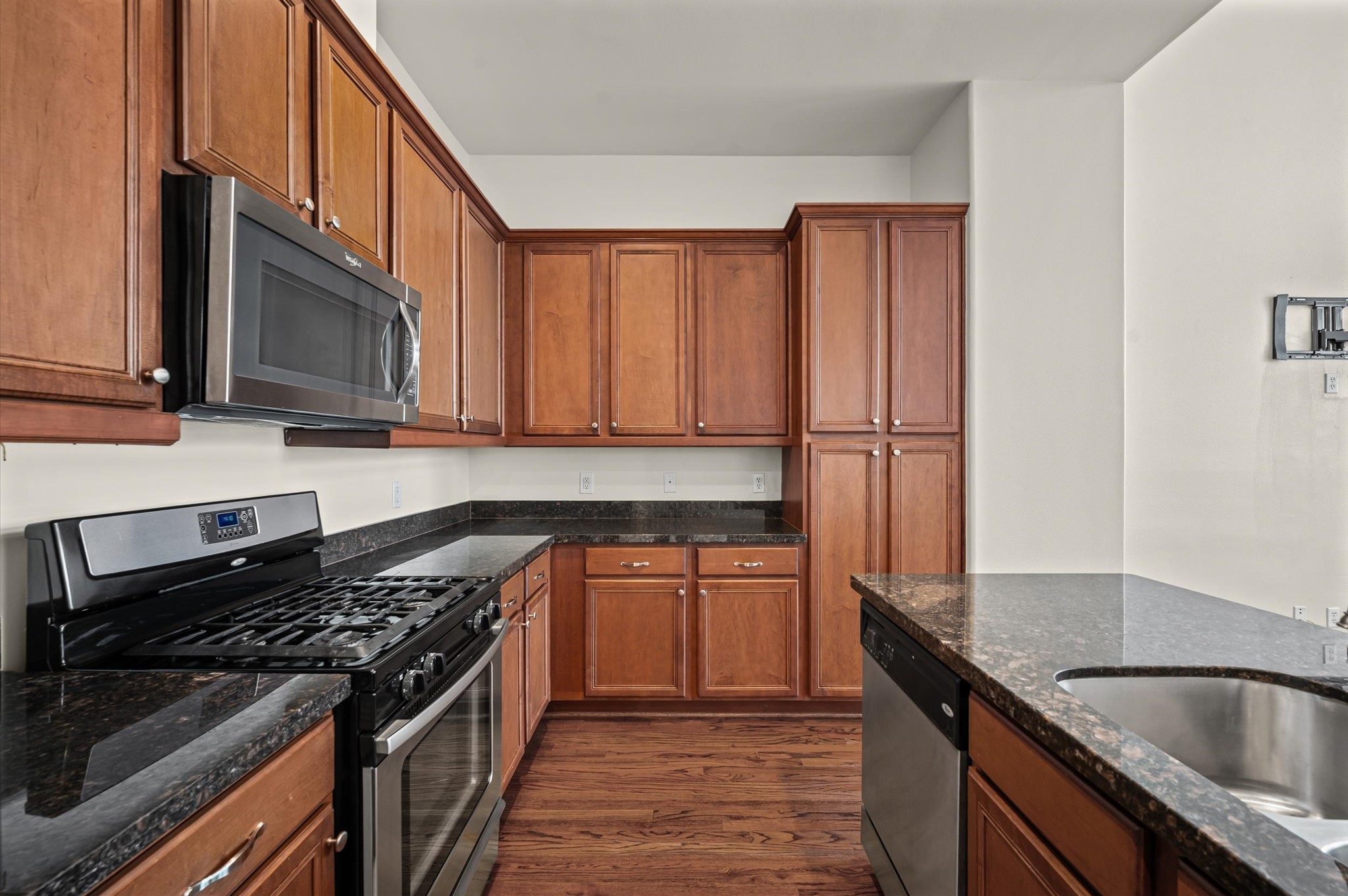 2923 Pease Street Property Photo 6