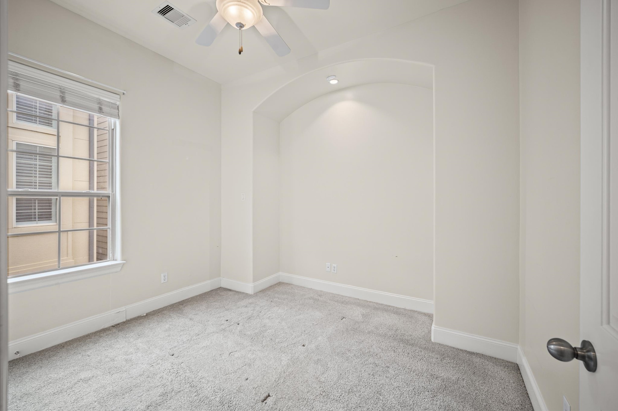 2923 Pease Street Property Photo 14