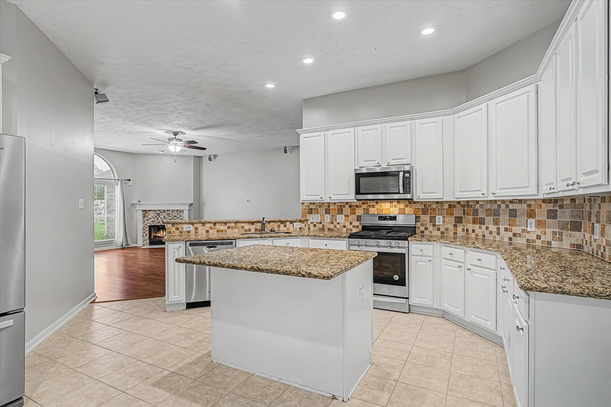 23778 River Place Drive Property Photo 11