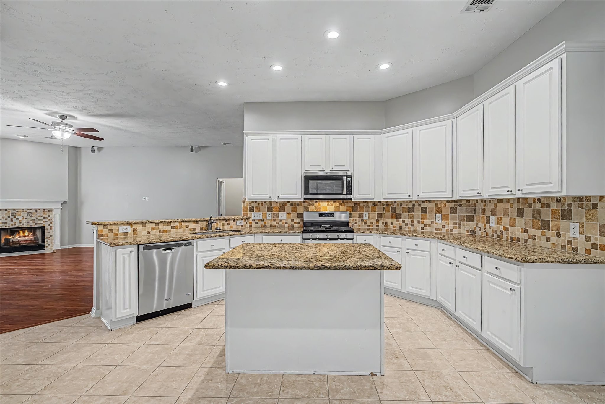 23778 River Place Drive Property Photo 12
