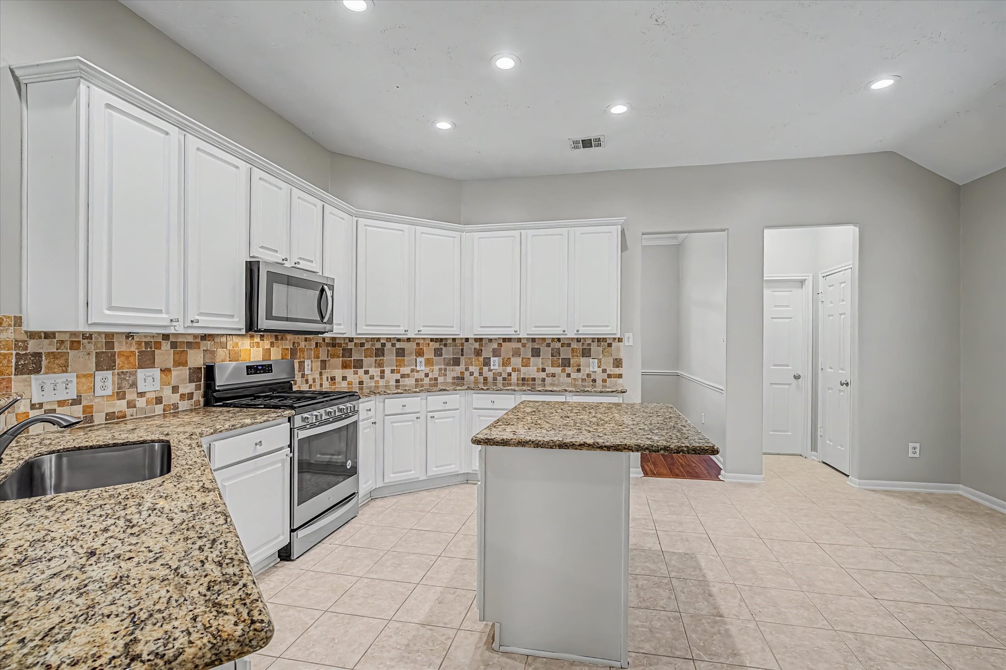 23778 River Place Drive Property Photo 13