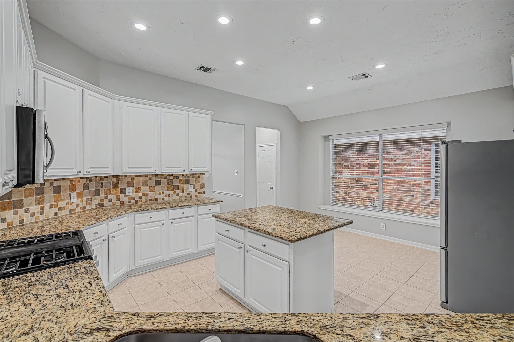 23778 River Place Drive Property Photo 14