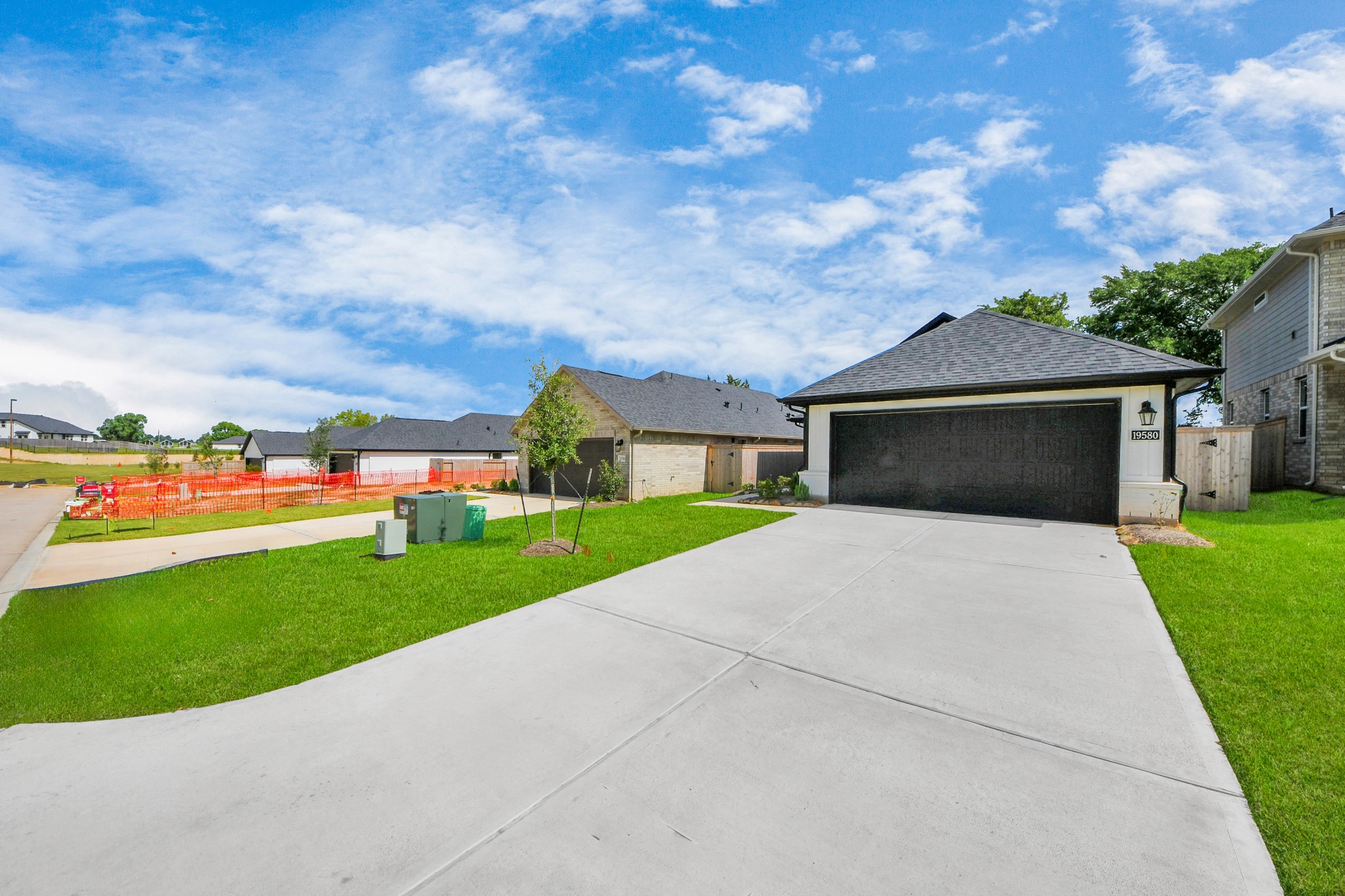 19580 Stripe Hill Bend Property Photo 6