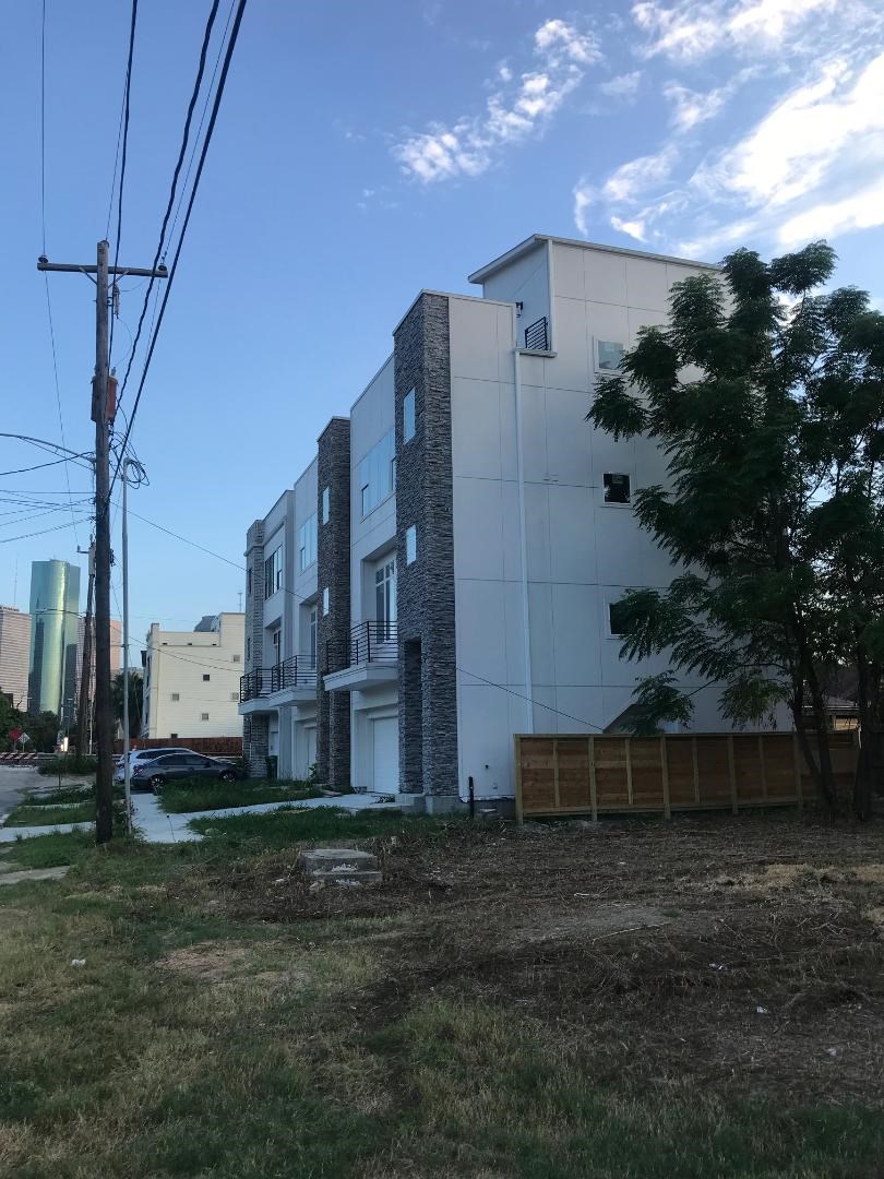 1615 Holly Street Property Photo 4