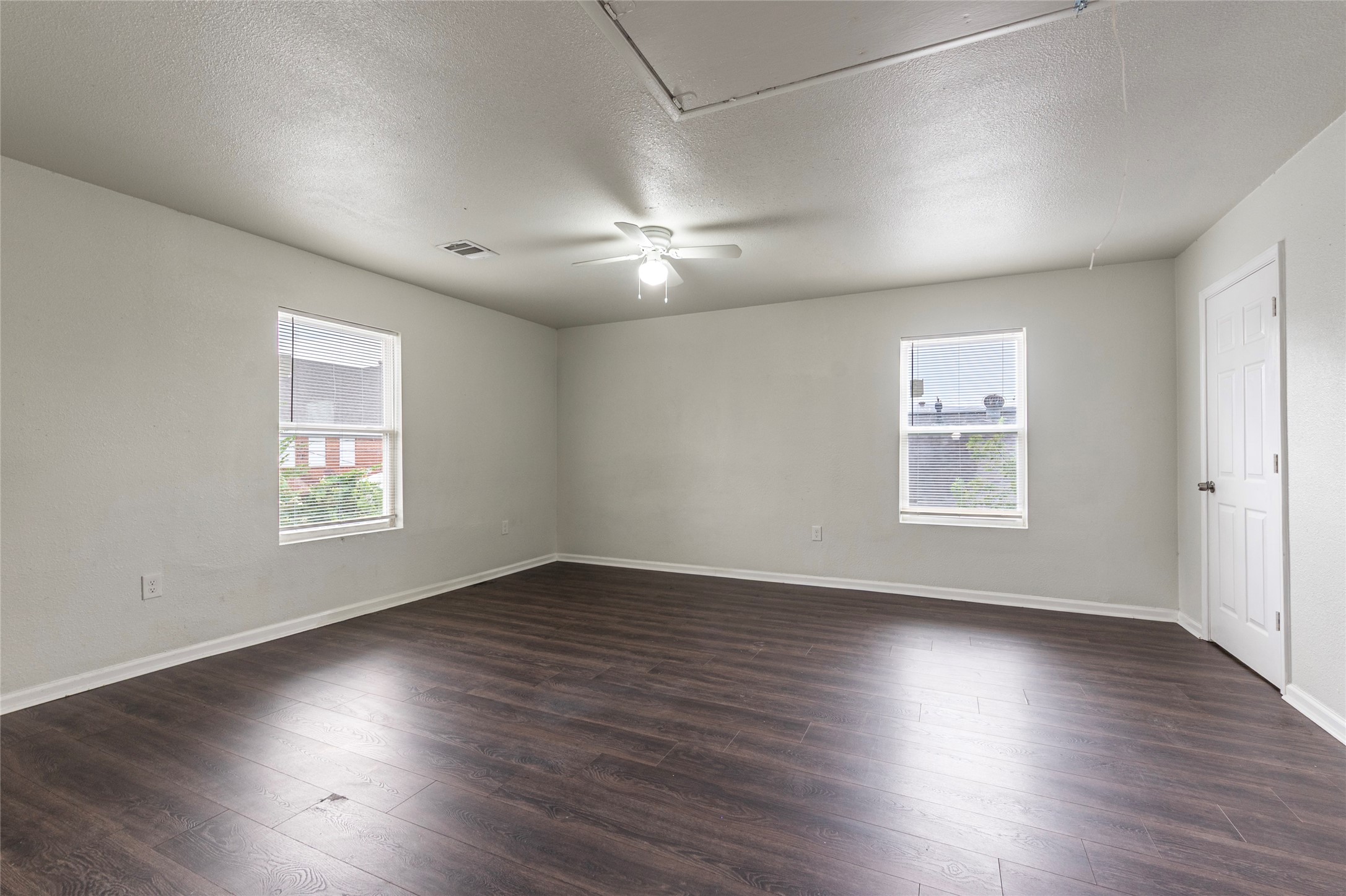 2801 Virginia Street A Property Photo 6