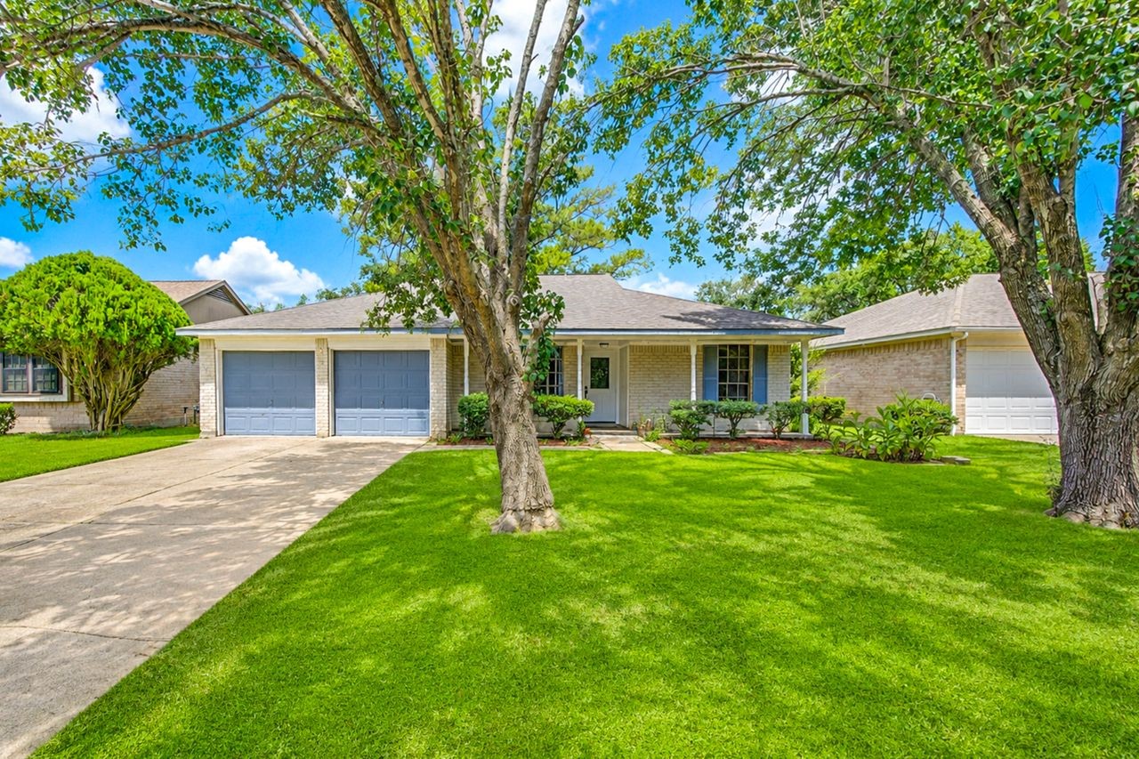 15107 Mcconn Street Property Photo 1