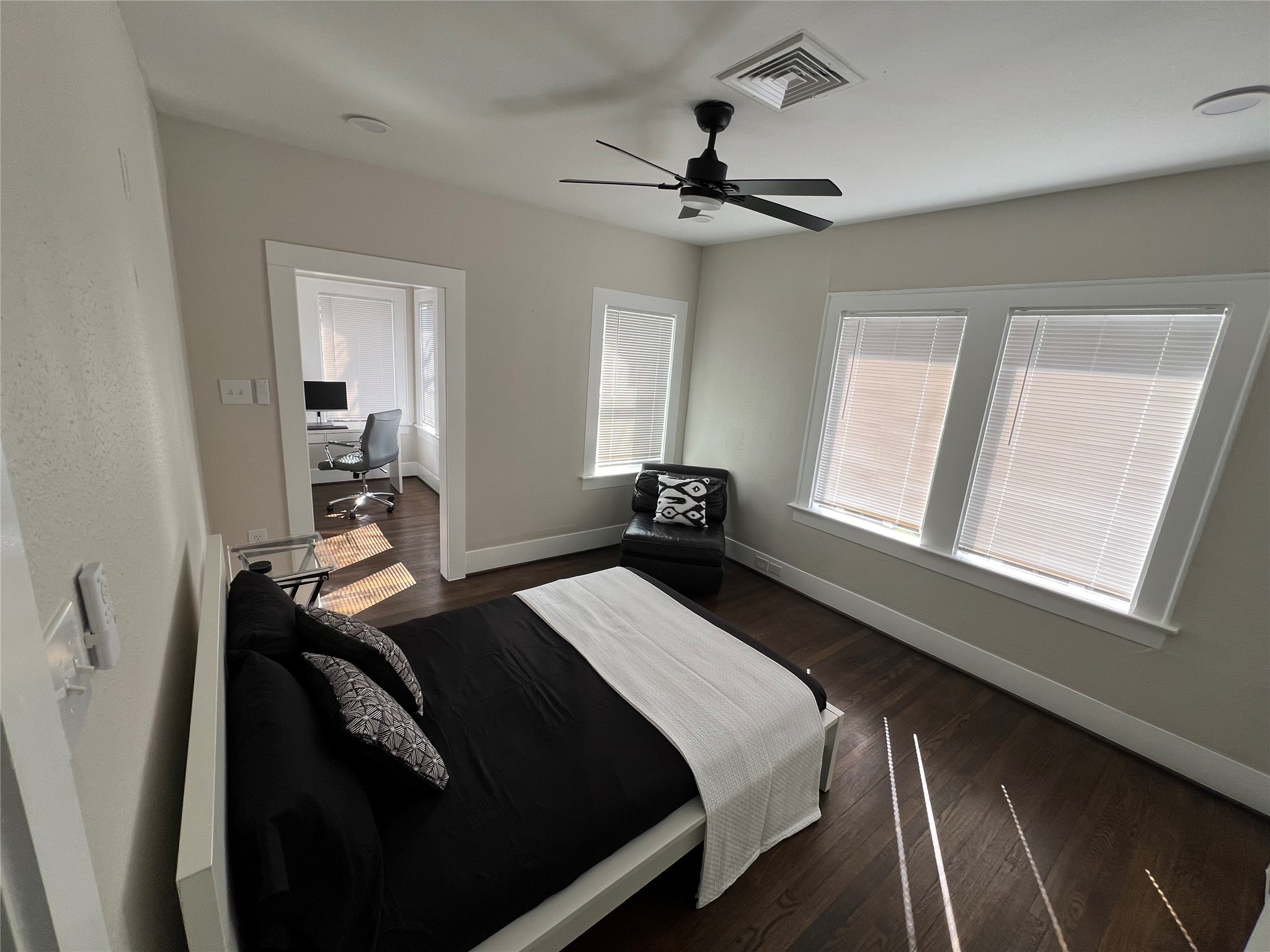 1911 Bissonnet Street Property Photo 12
