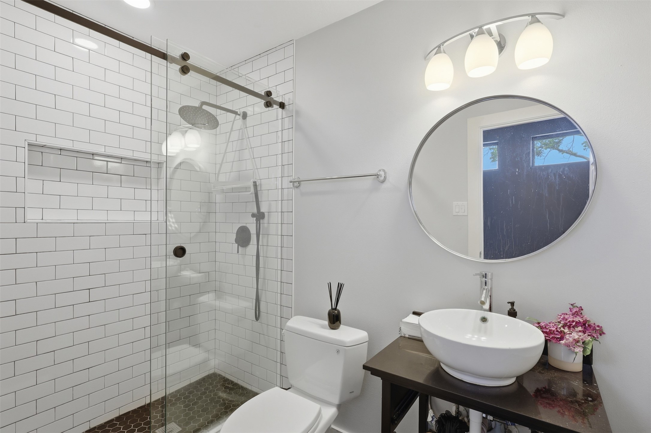 1326 W 24th Street A Property Photo 15