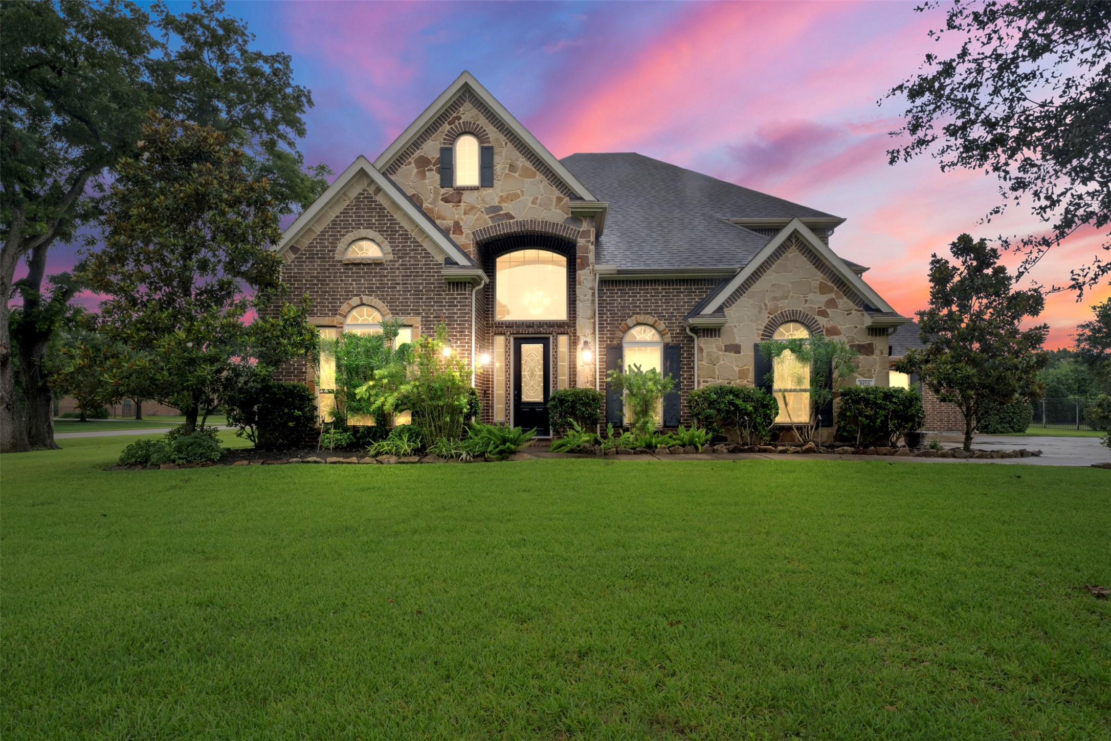 3926 Crystal Cascade Lane Property Photo 3