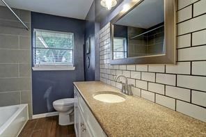 5130 Saxon Drive Property Photo 13