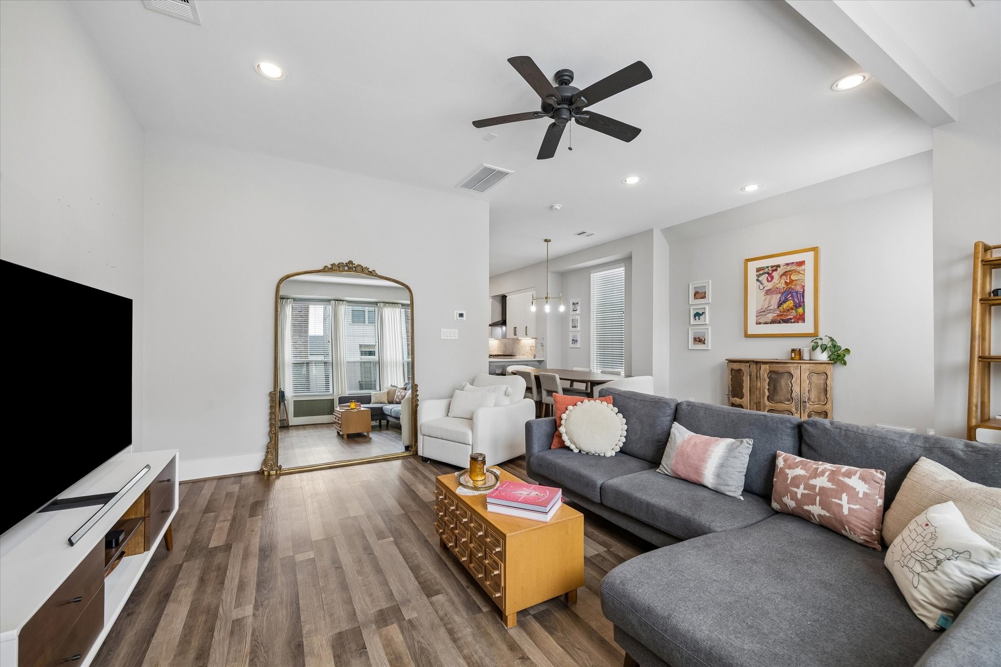 848 Fisher Street C Property Photo 3