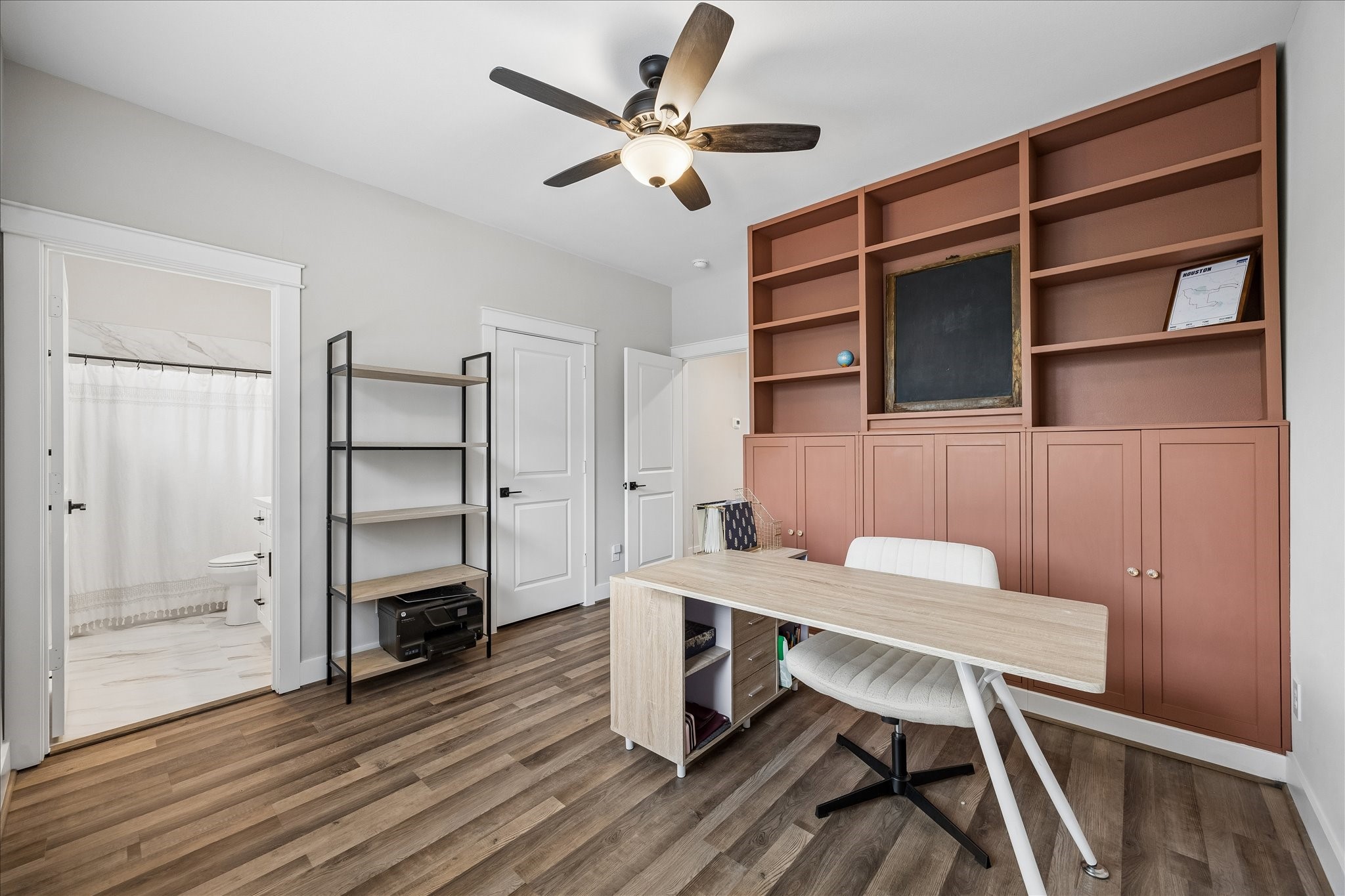 848 Fisher Street C Property Photo 15