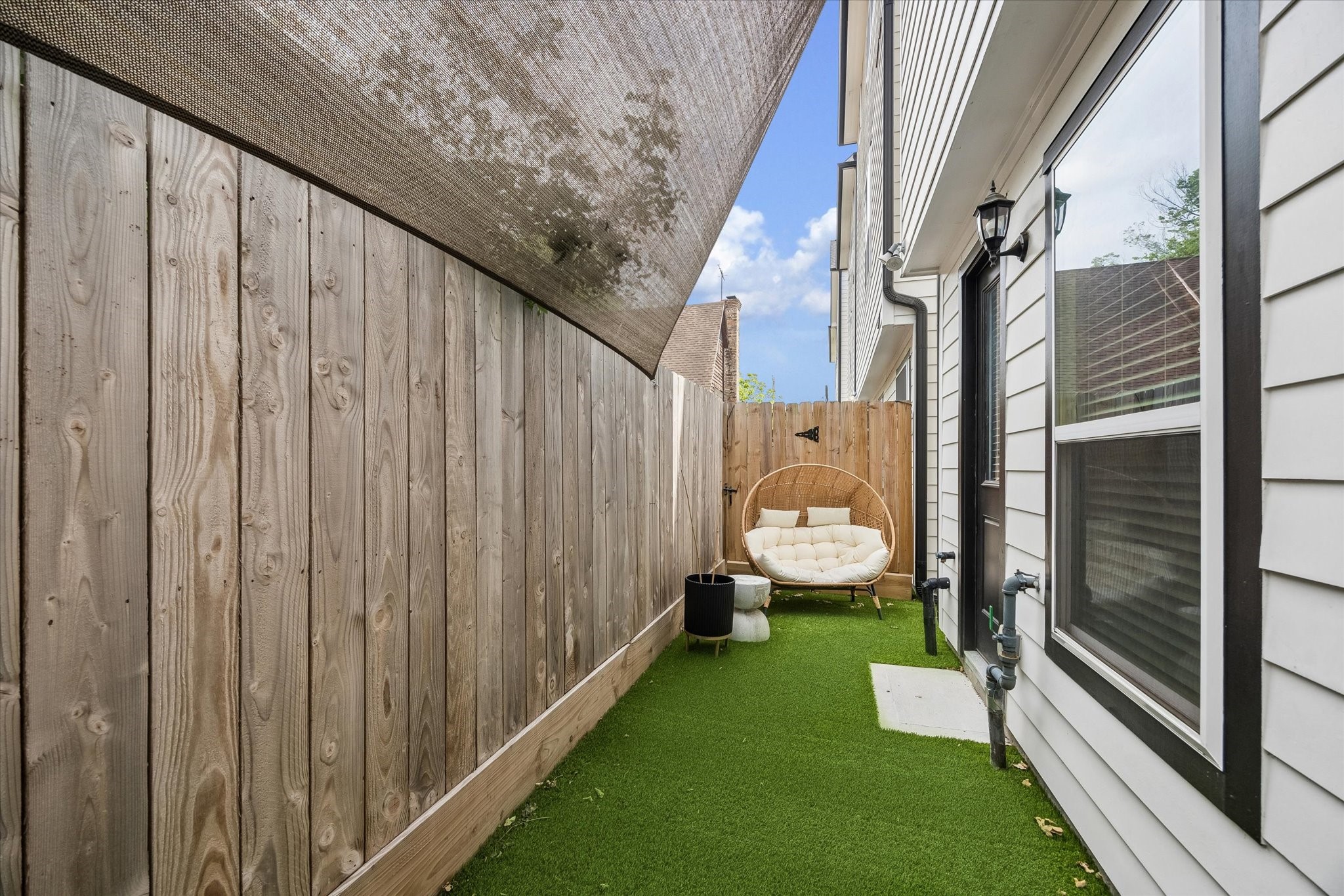 848 Fisher Street C Property Photo 21