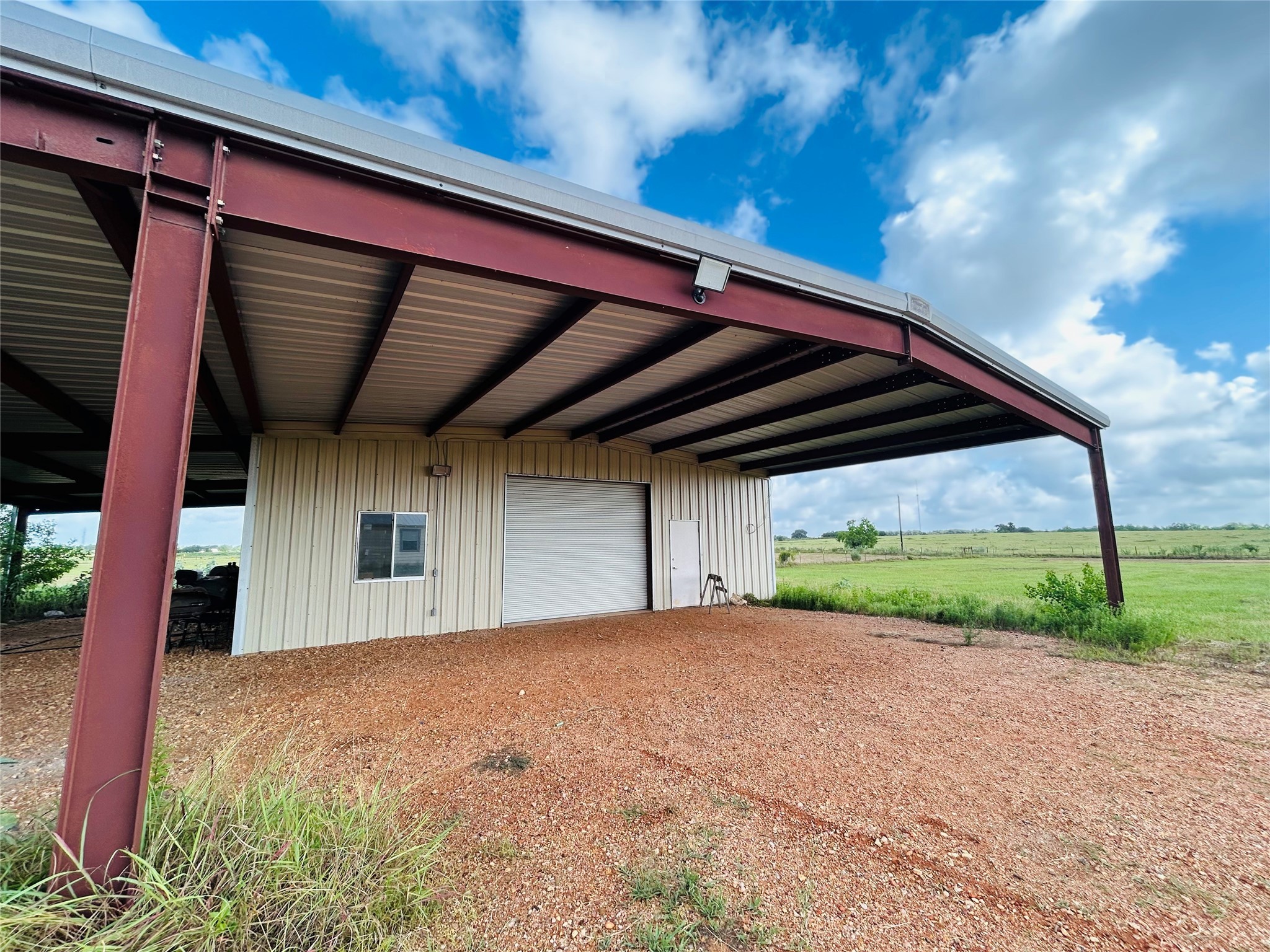 1240 Crooked Road Property Photo 3