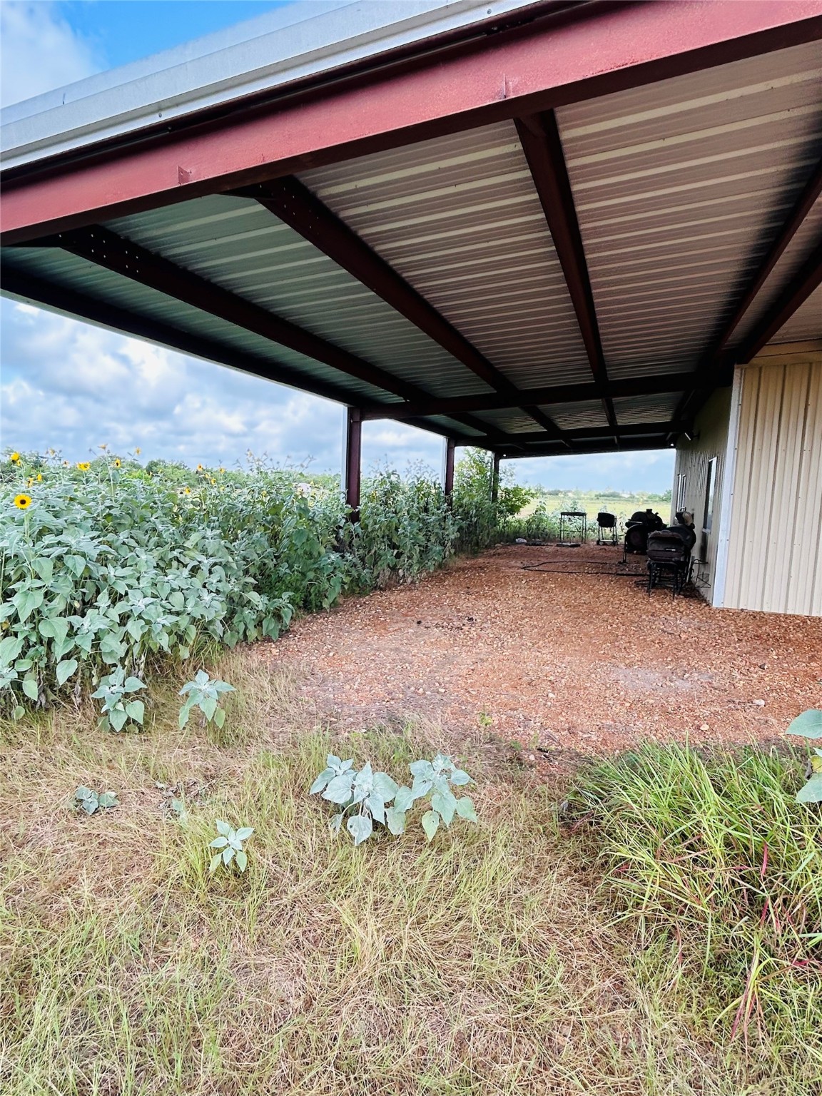 1240 Crooked Road Property Photo 4