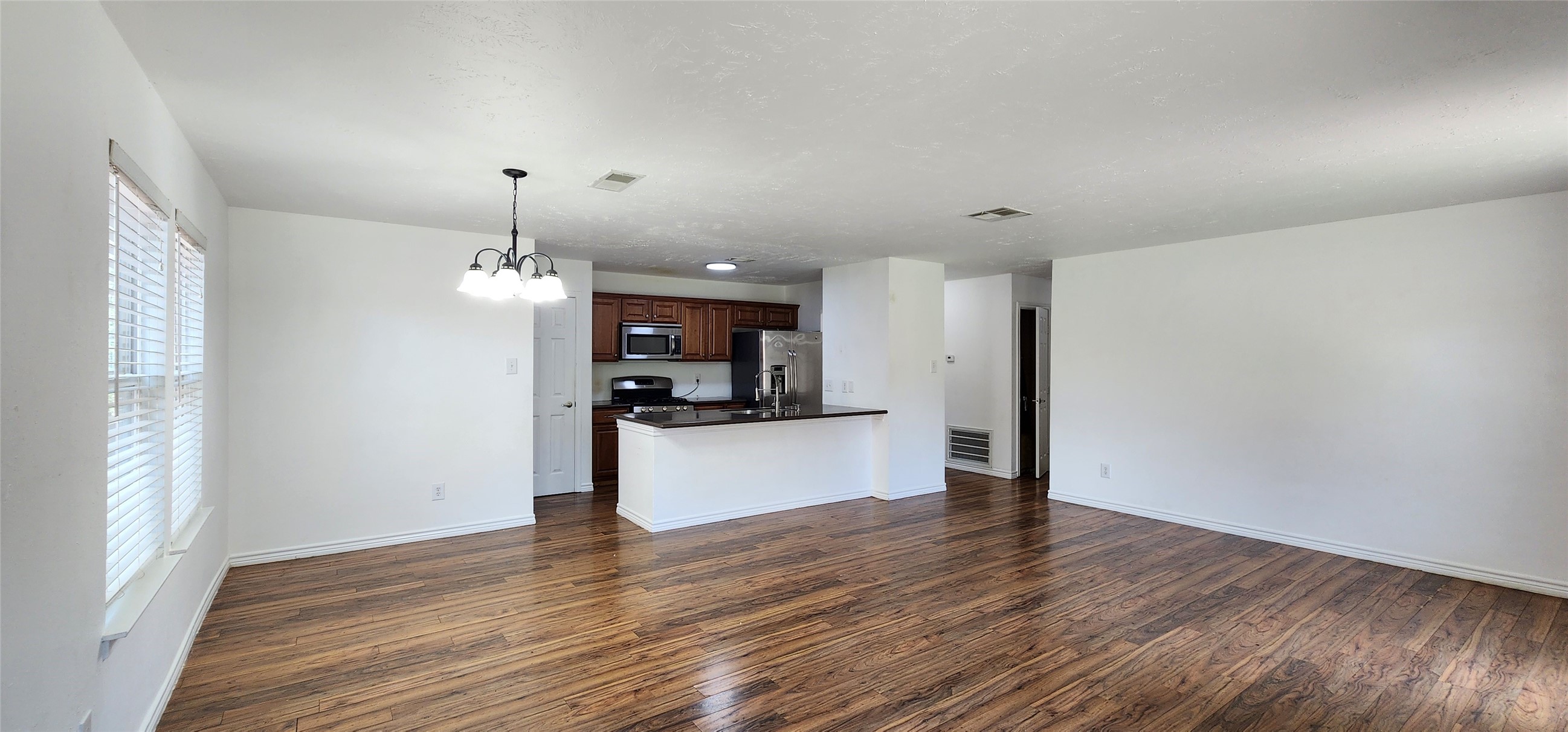 3123 Silver Falls Drive Property Photo 4