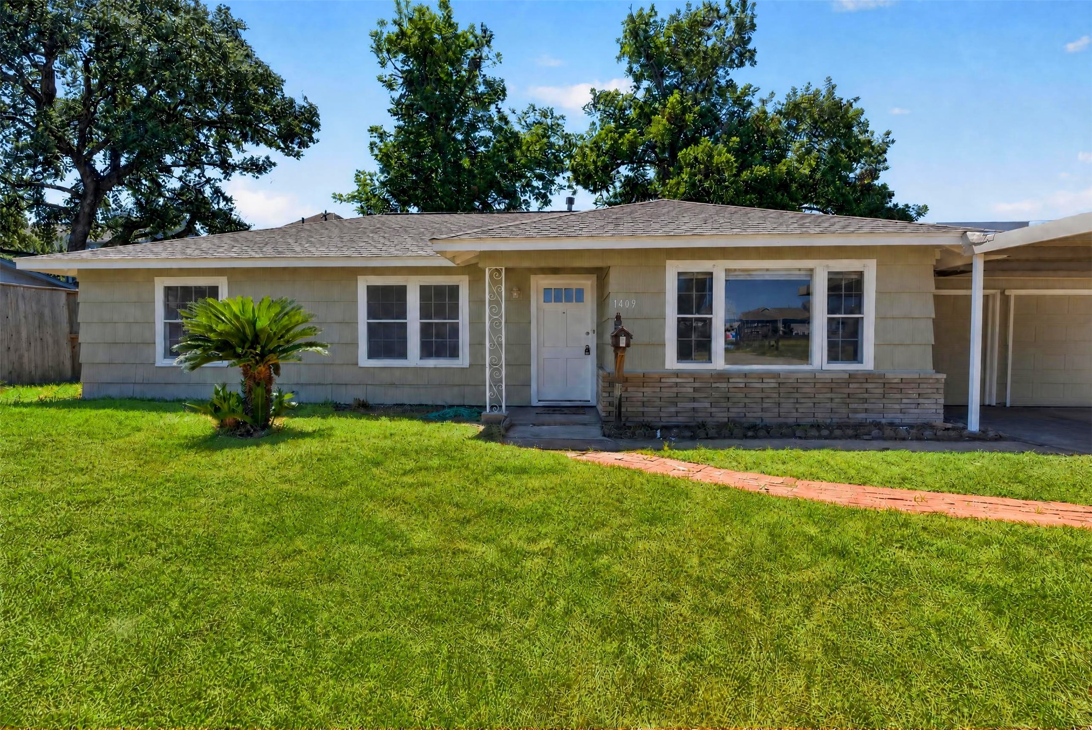 1409 Wycliffe Drive Property Photo 1