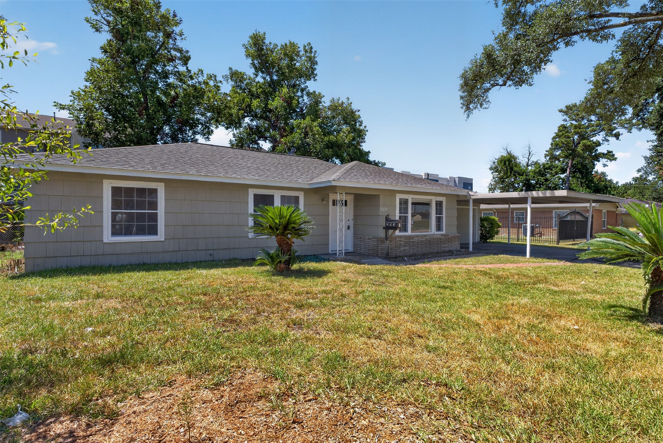 1409 Wycliffe Drive Property Photo 2