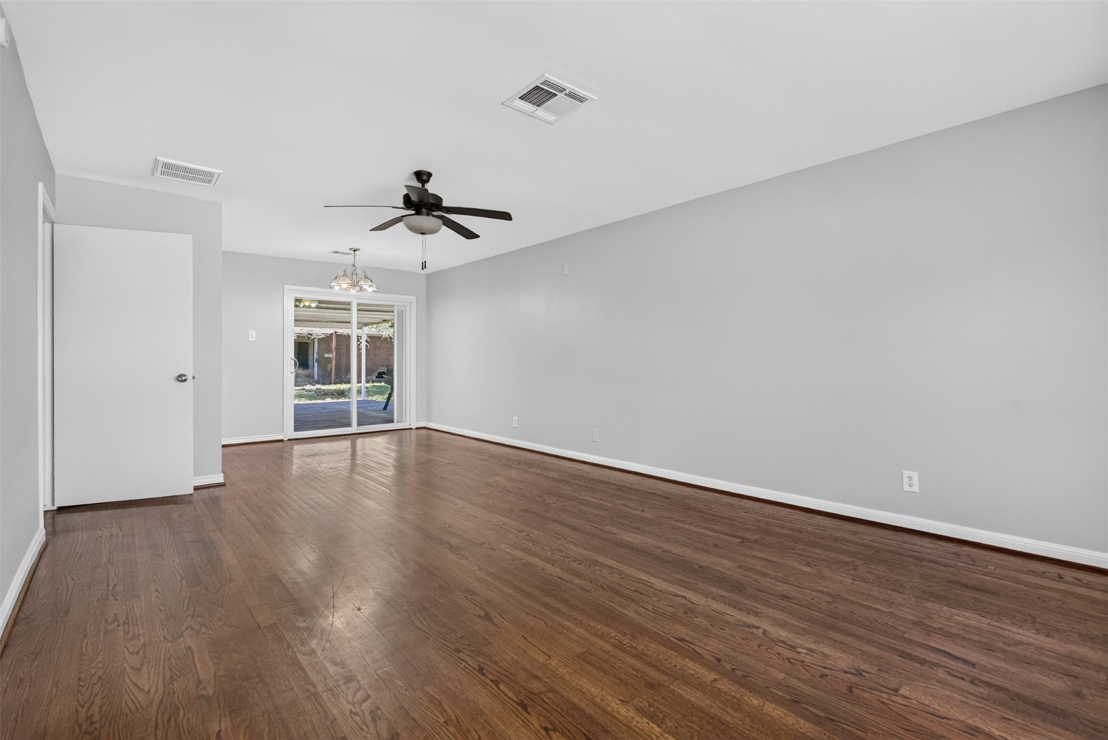 1409 Wycliffe Drive Property Photo 4