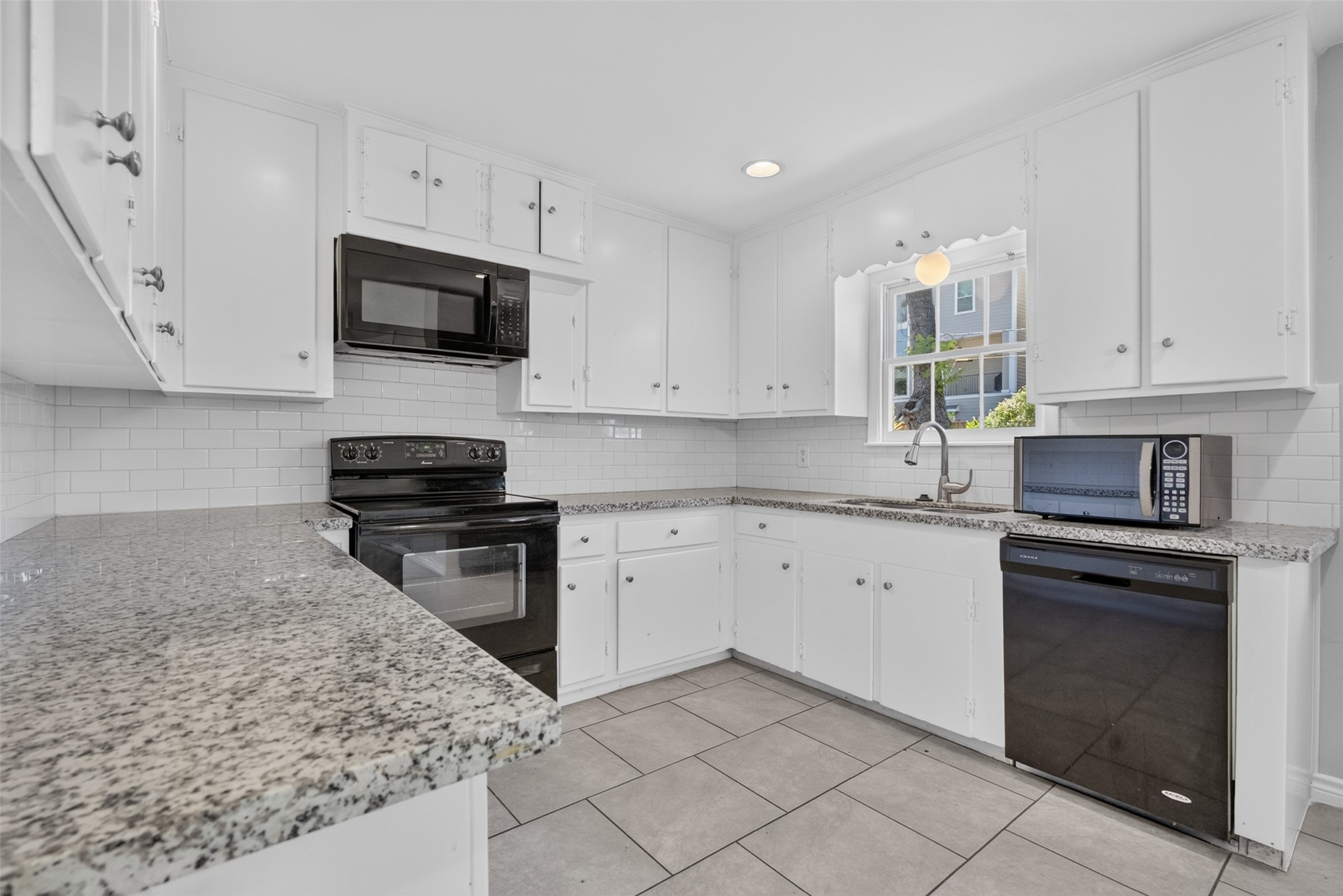 1409 Wycliffe Drive Property Photo 10