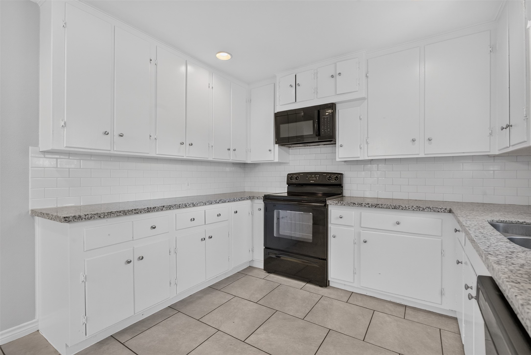 1409 Wycliffe Drive Property Photo 11
