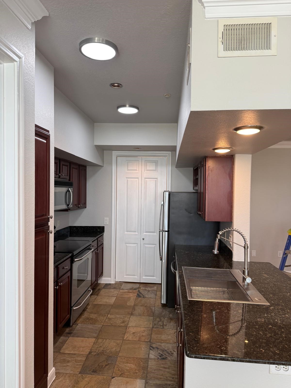 7575 Kirby Drive 2226 Property Photo 14