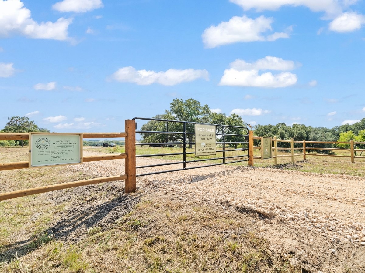 3147 Fm 956 Property Photo 8