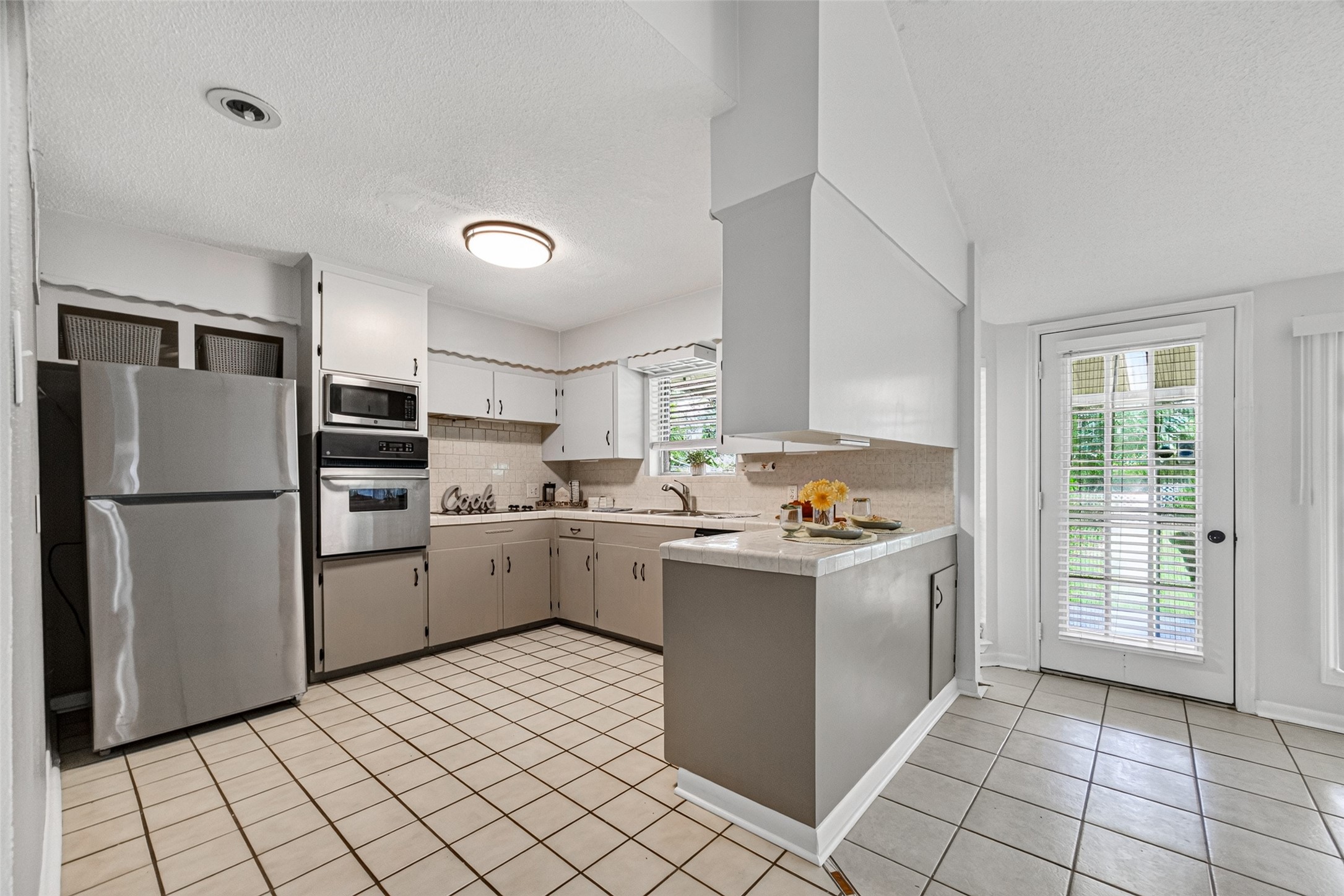 5114 Beechnut Street Property Photo 12