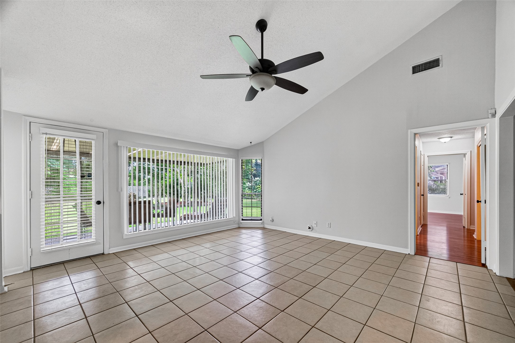 5114 Beechnut Street Property Photo 13
