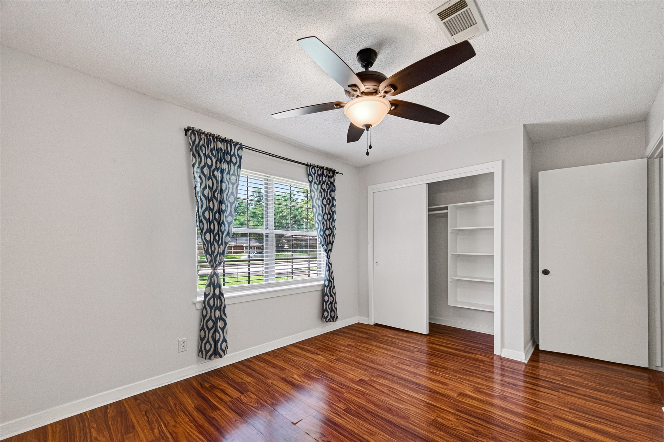 5114 Beechnut Street Property Photo 19