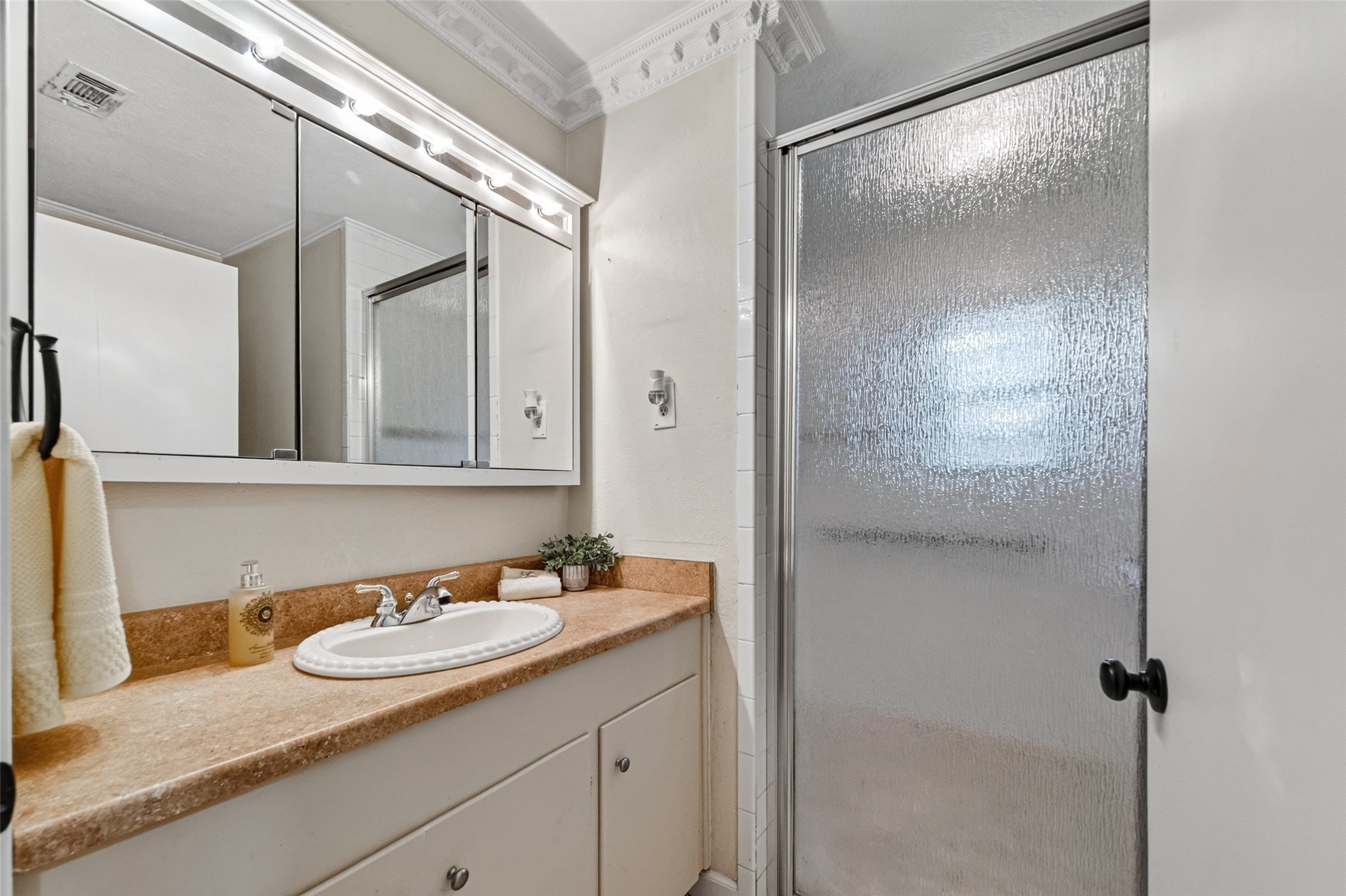 5114 Beechnut Street Property Photo 22