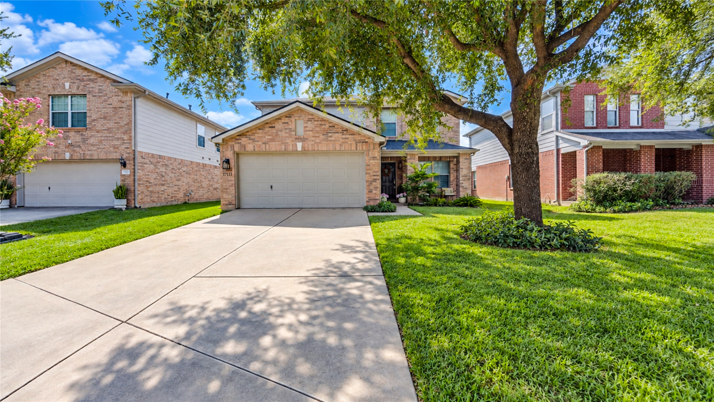 17111 Burrowdale Court Property Photo 3