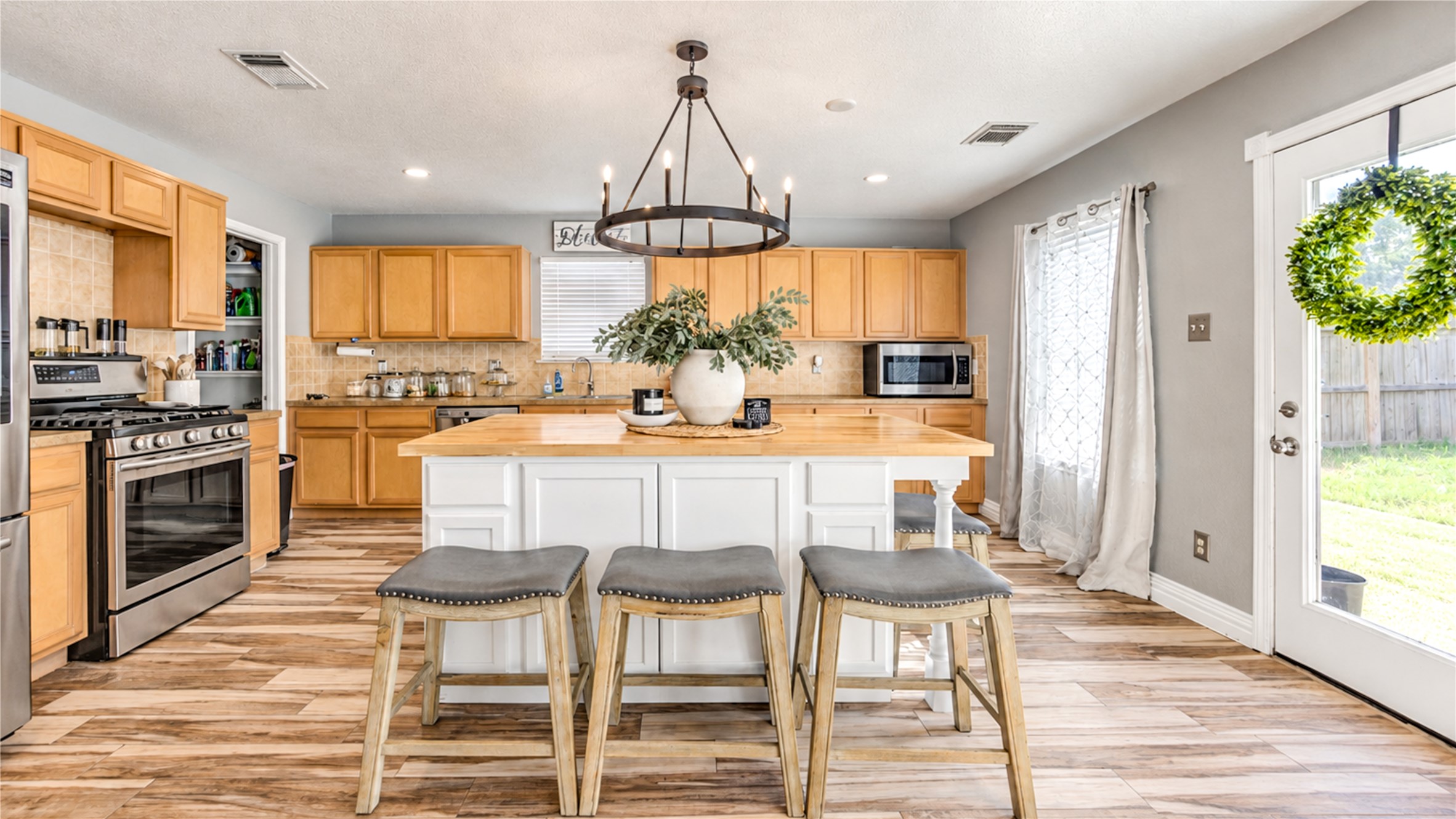 17111 Burrowdale Court Property Photo 9