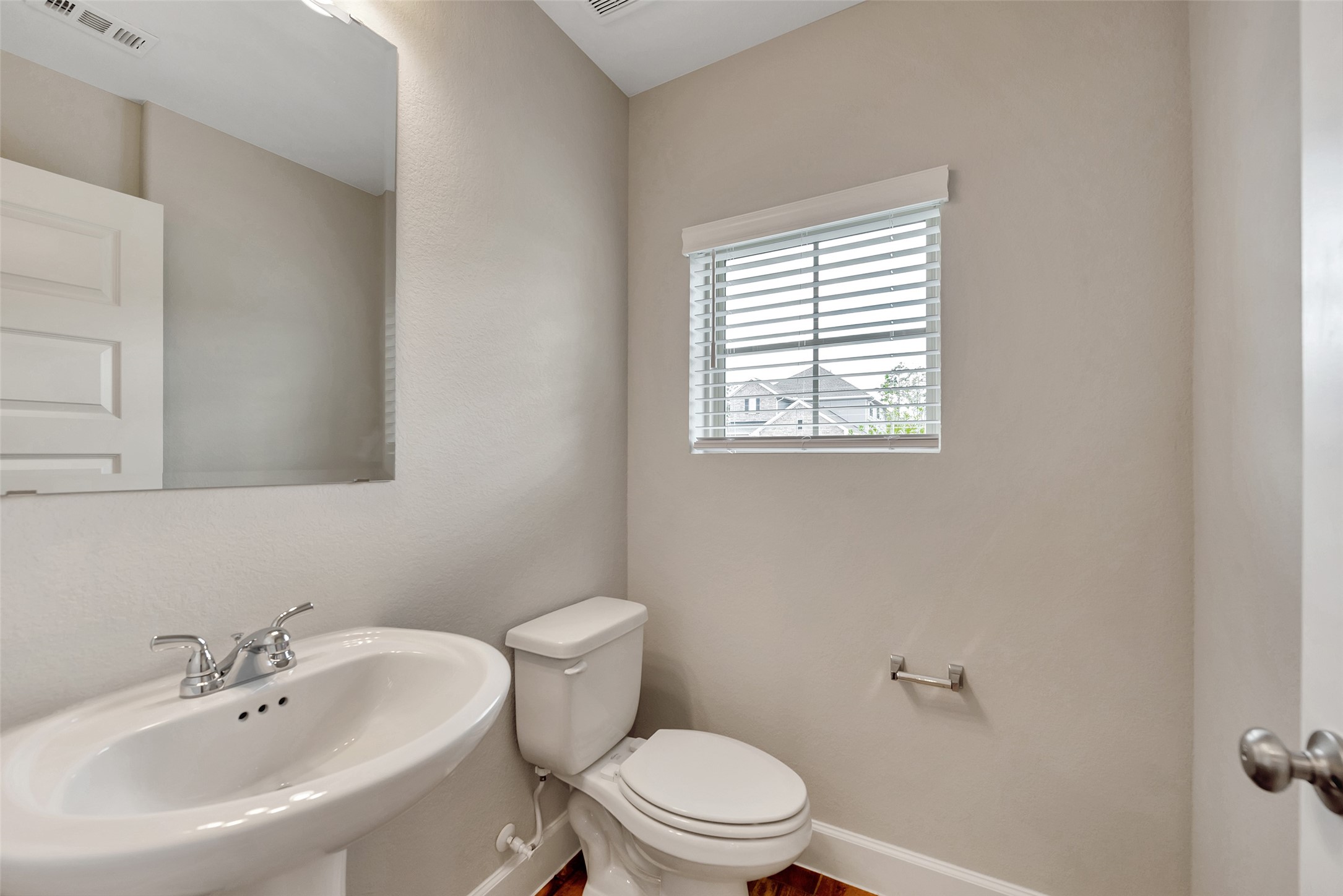 1328 Wicklow Forest Street Property Photo 5
