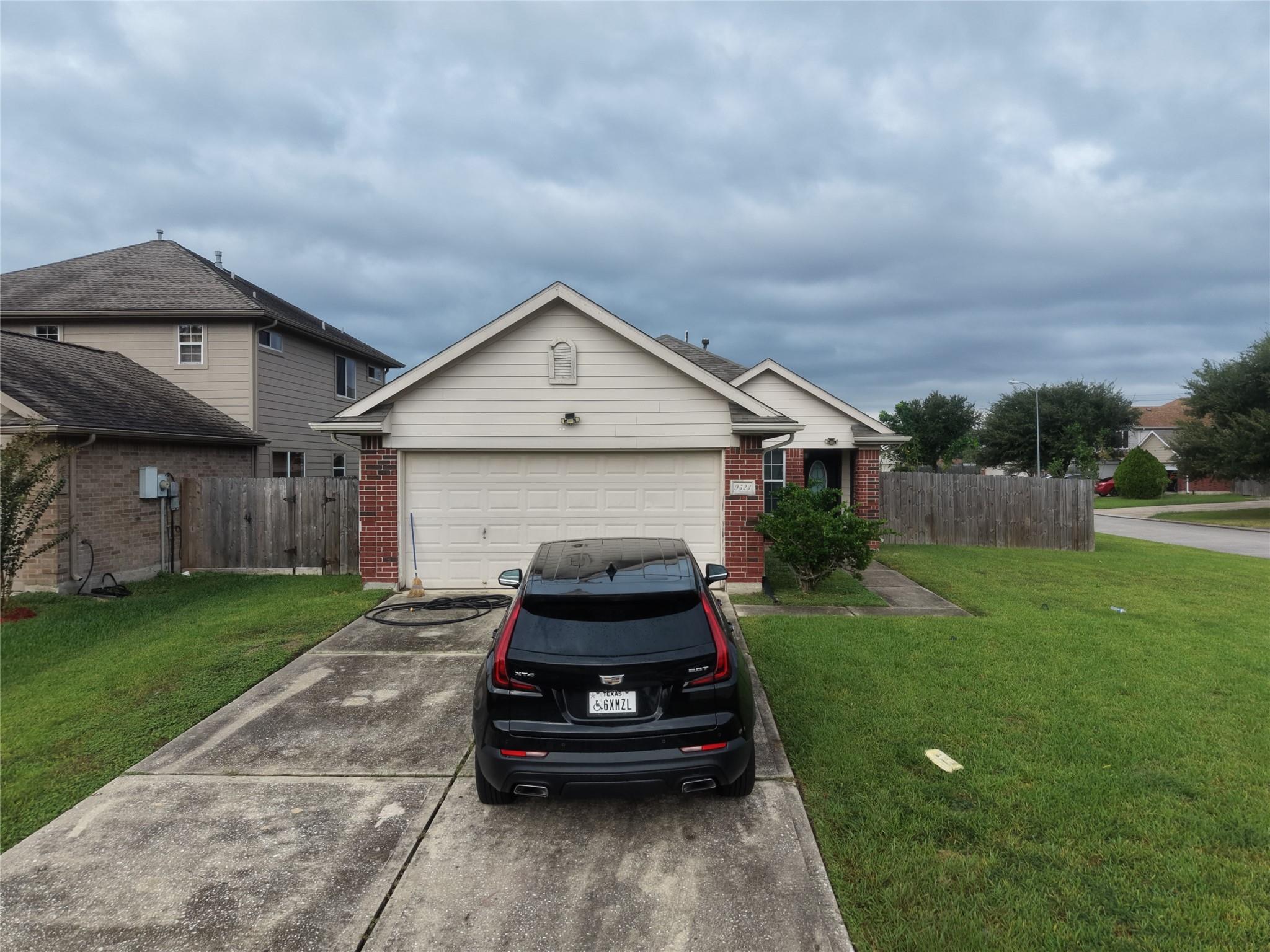 9523 Deep Valley Drive, Houston Tx 77044 Property Photo 1