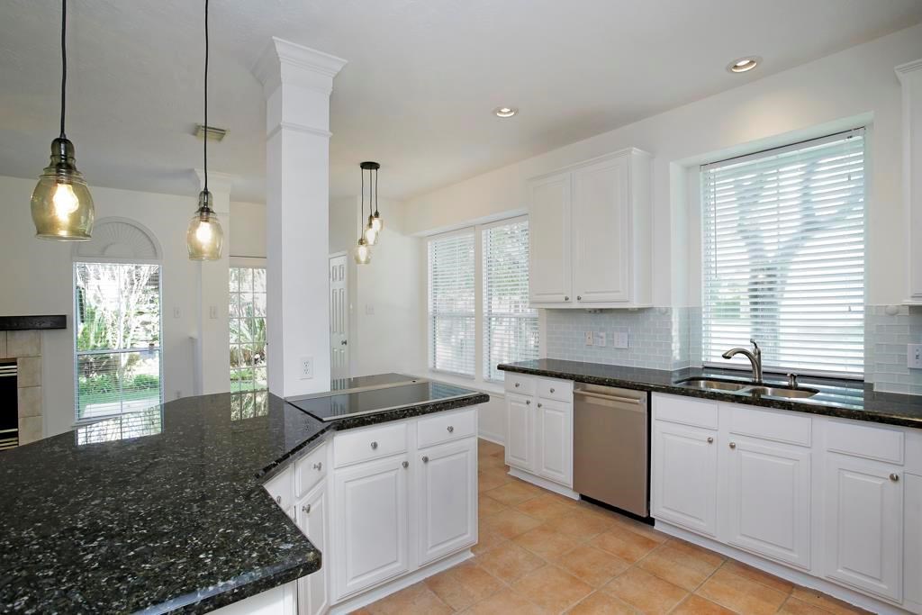 6902 Afton Woods Drive Property Photo 4
