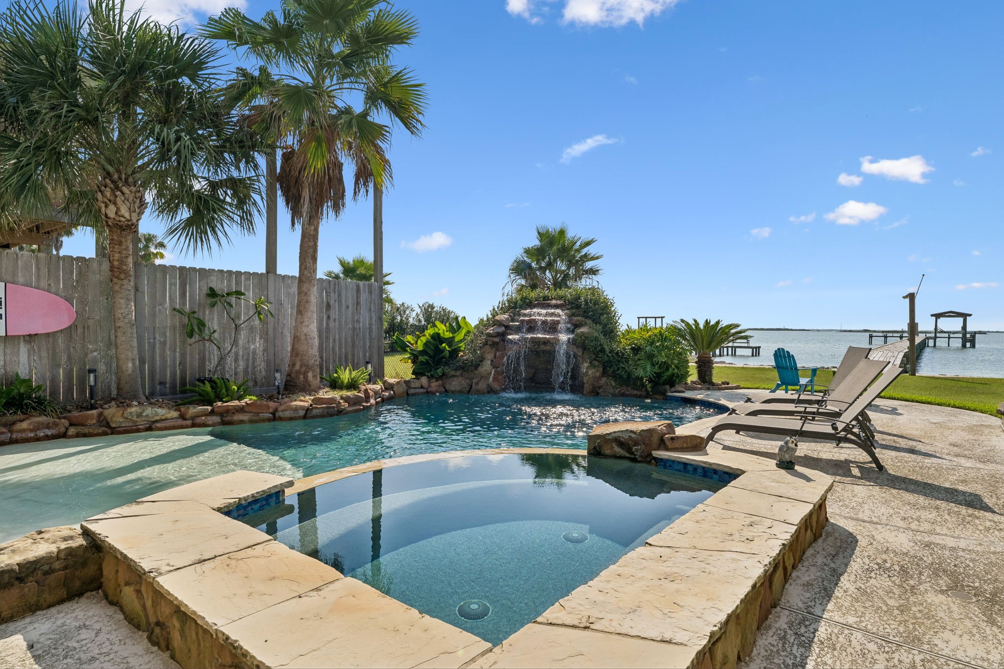 1623 Dick Bay Drive Property Photo 1
