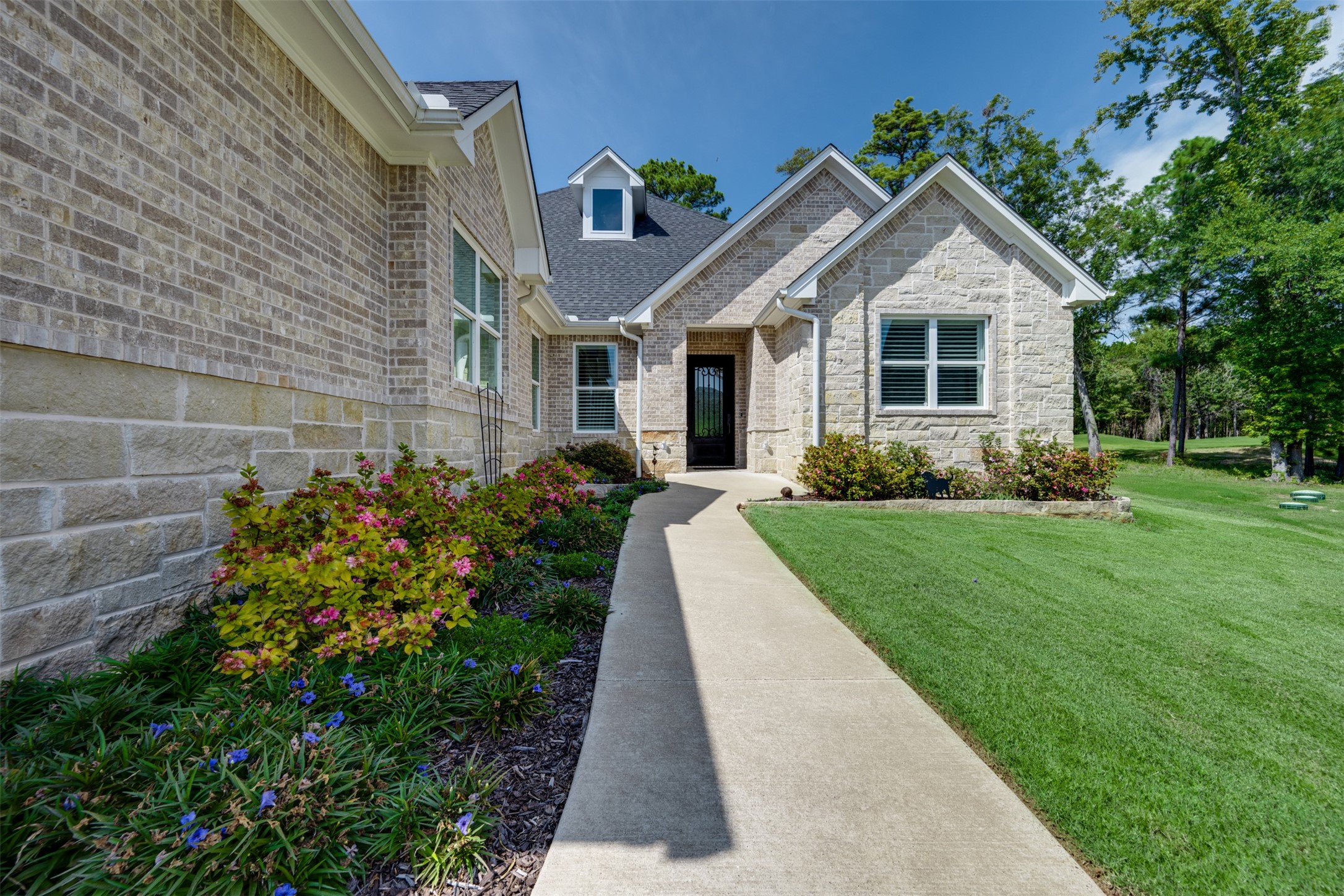 549 Eagles Nest Trail Property Photo 4