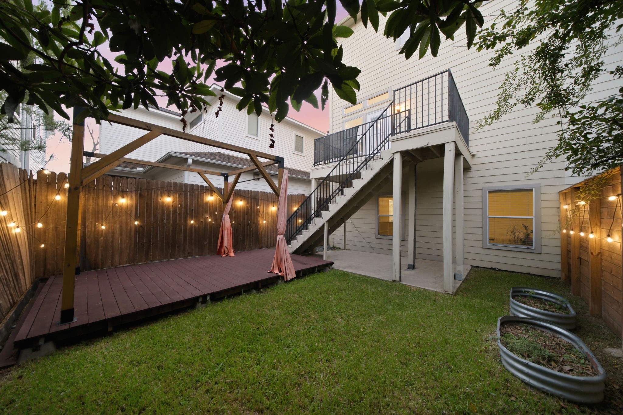 907 Lawrence Street Property Photo 1