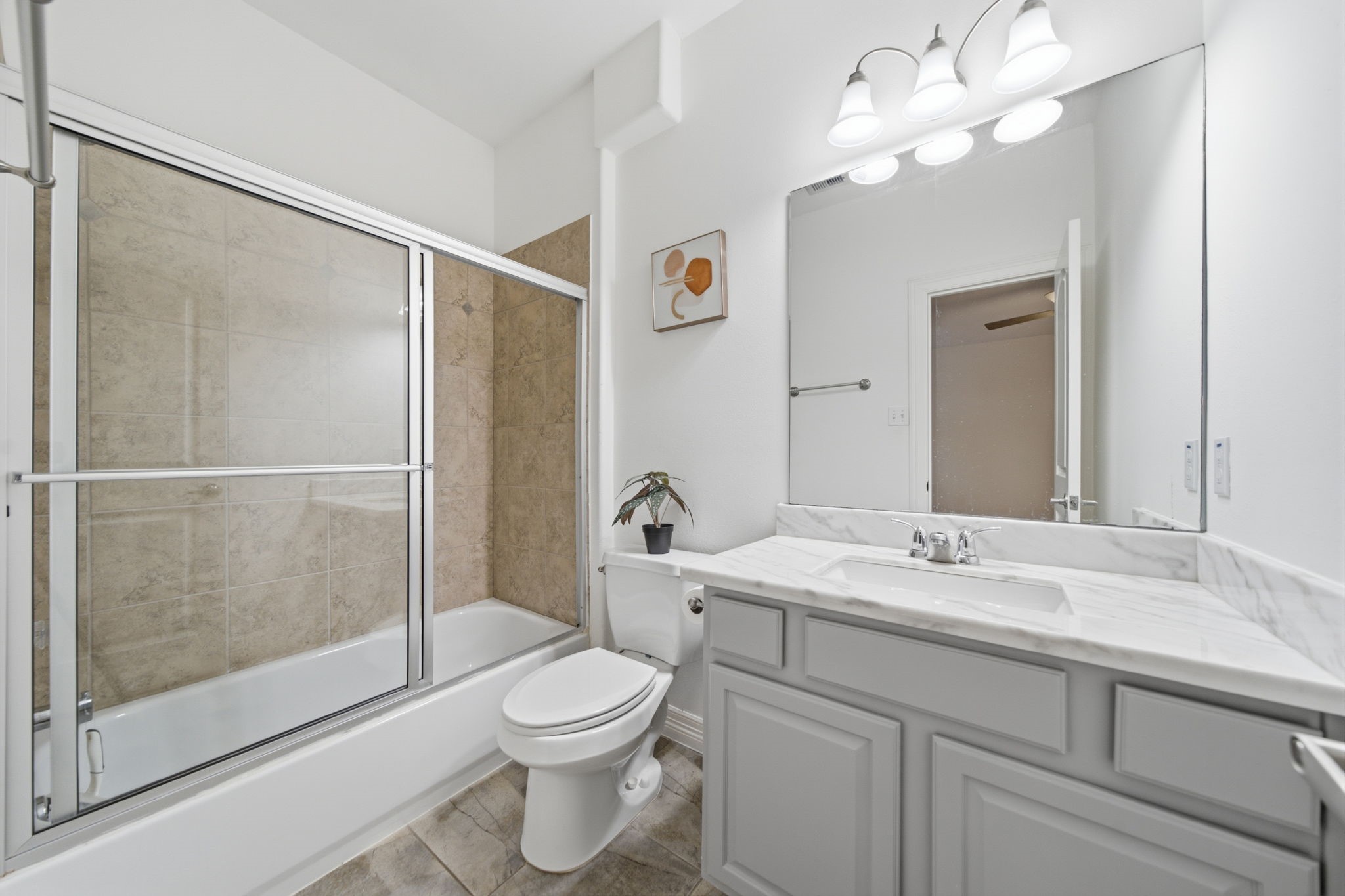 907 Lawrence Street Property Photo 13