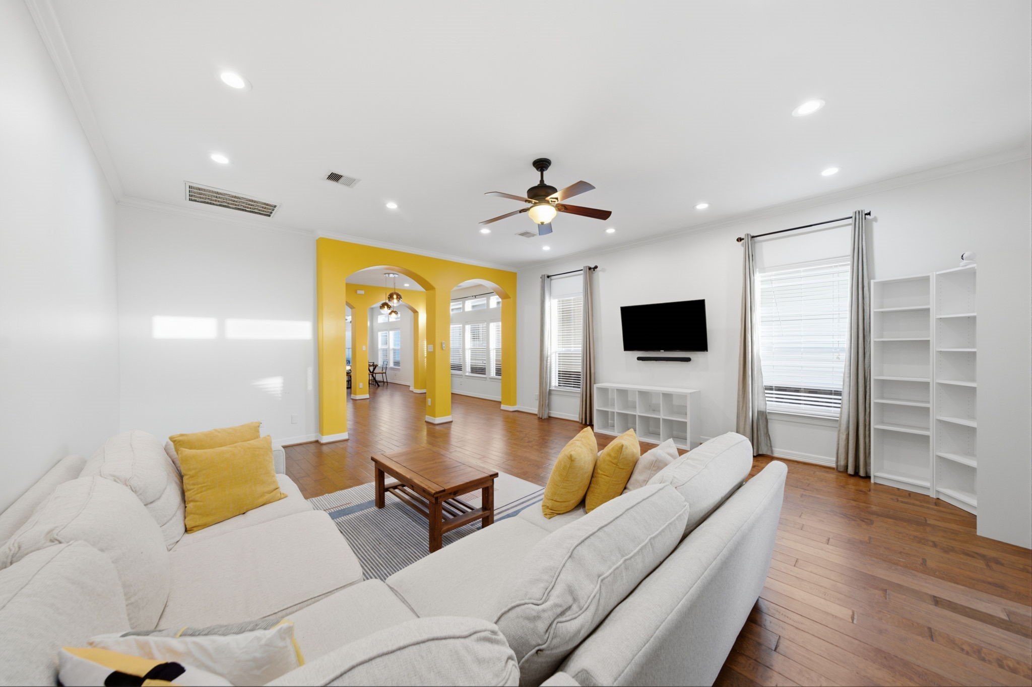 907 Lawrence Street Property Photo 15