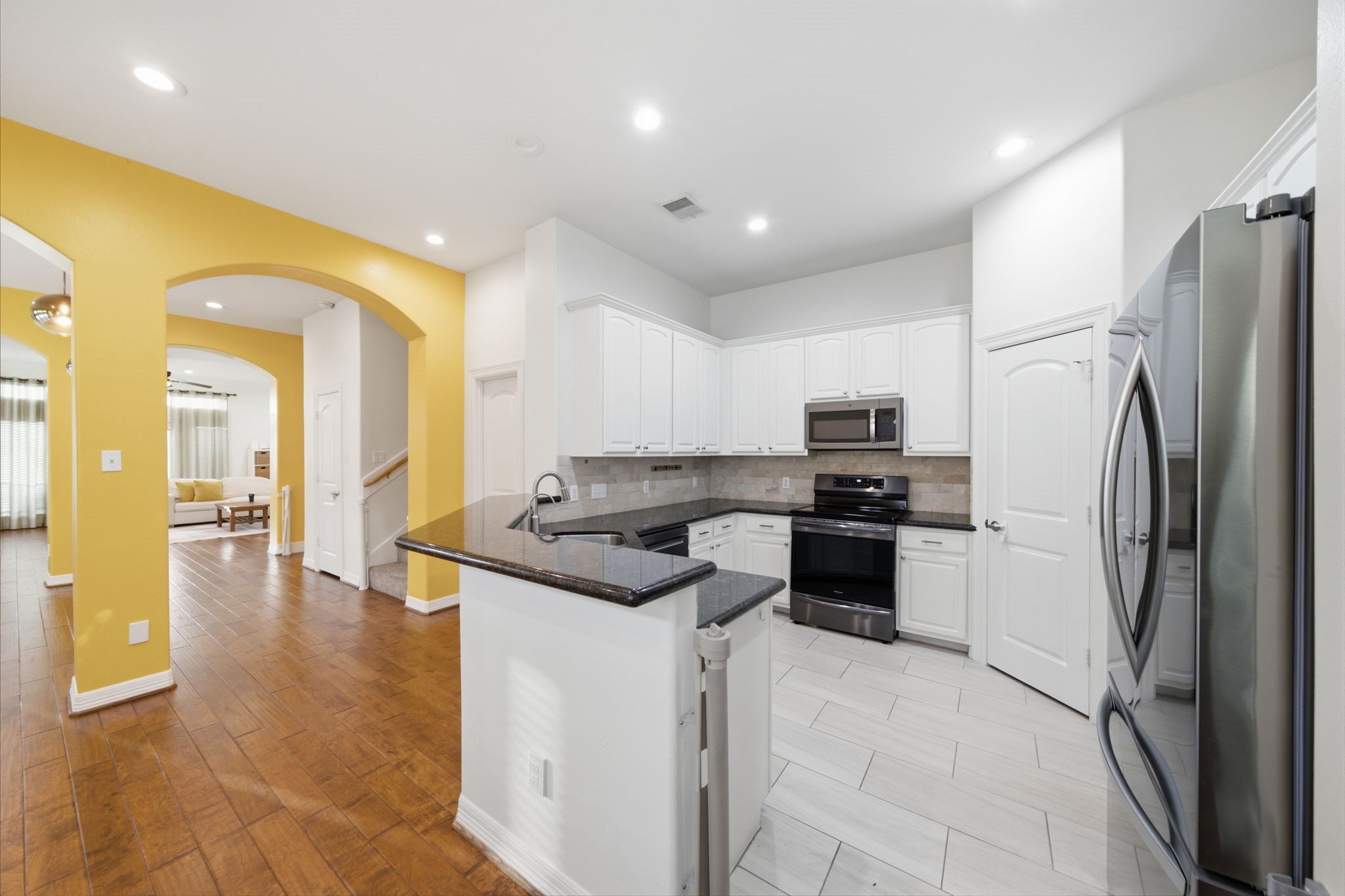 907 Lawrence Street Property Photo 19