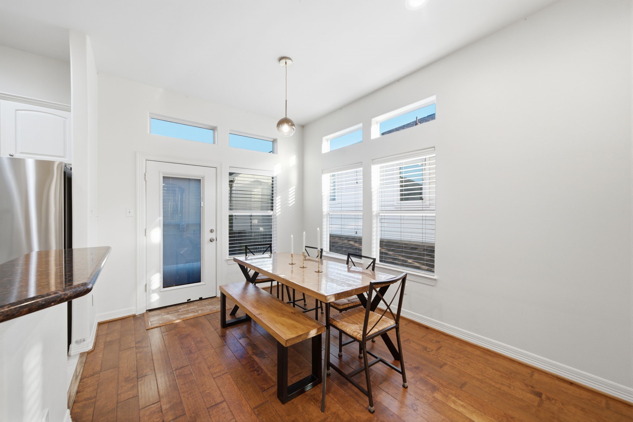 907 Lawrence Street Property Photo 22