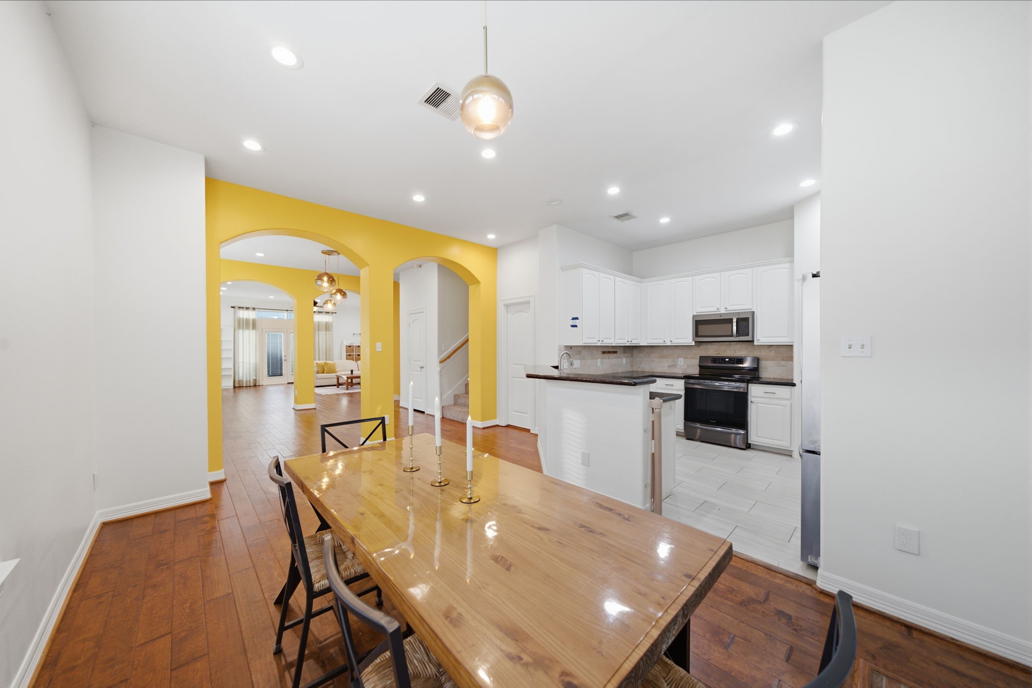 907 Lawrence Street Property Photo 23