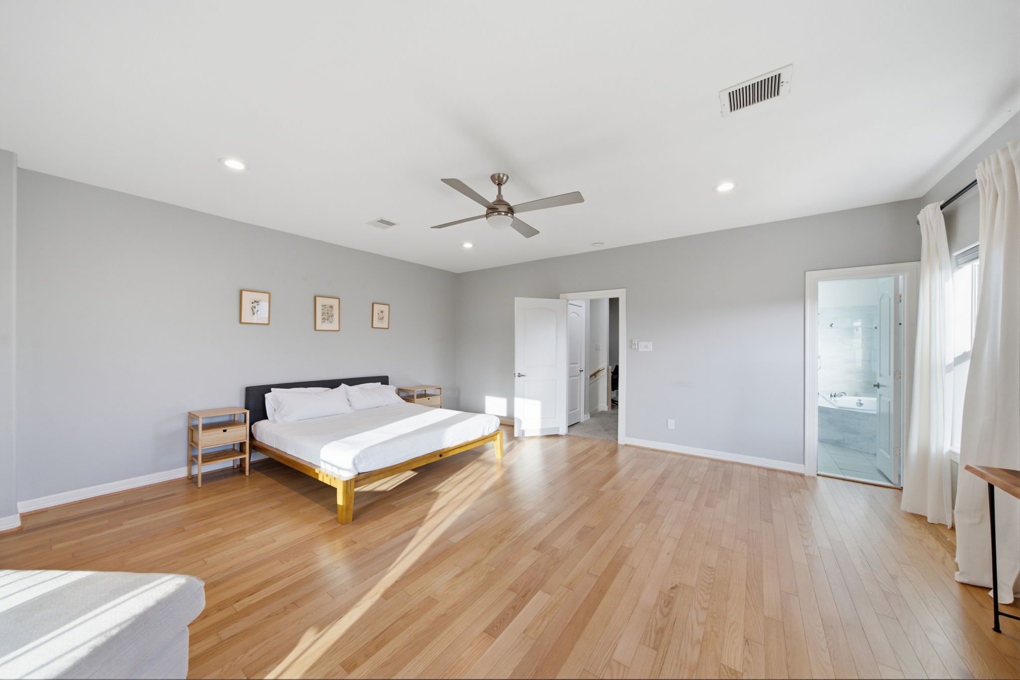907 Lawrence Street Property Photo 29
