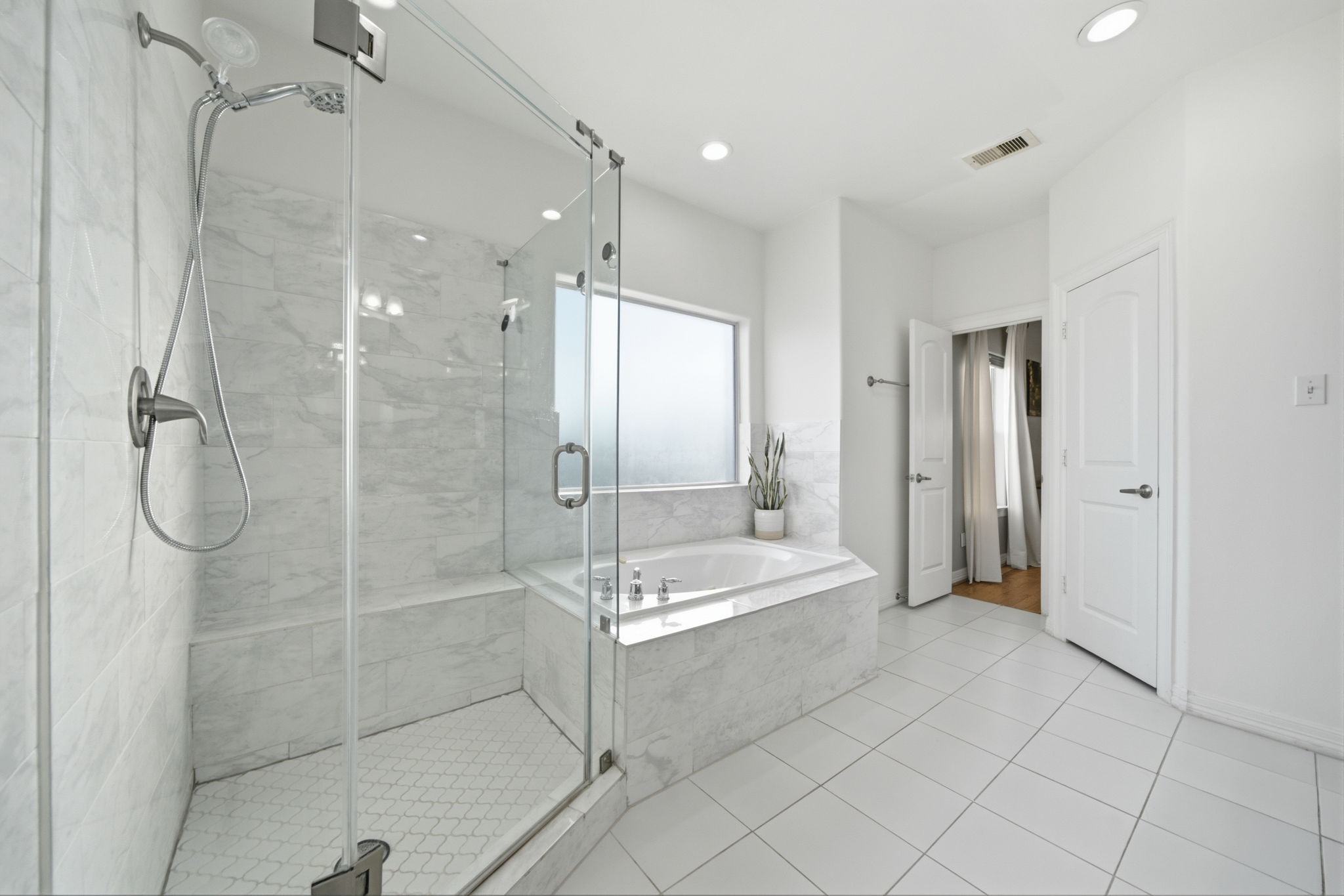 907 Lawrence Street Property Photo 34