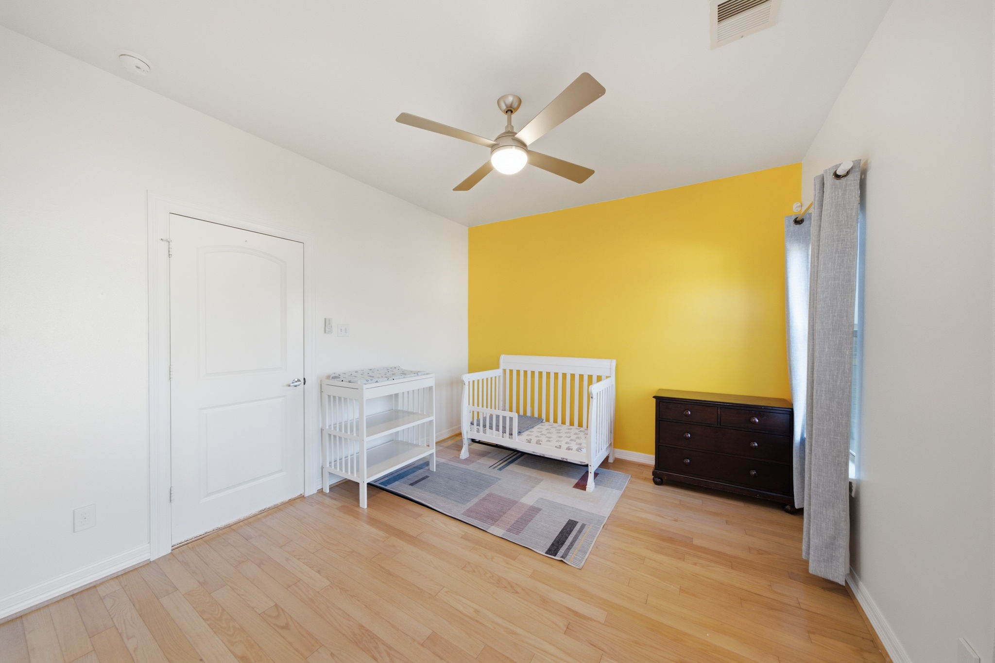 907 Lawrence Street Property Photo 36