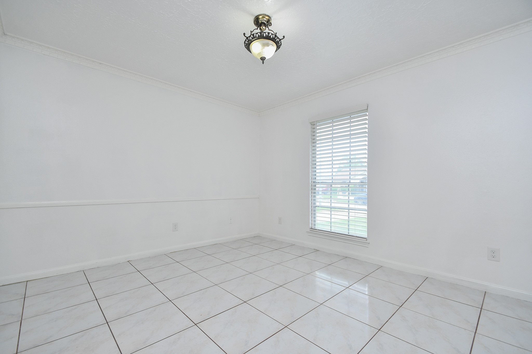 7714 Eichler Drive Property Photo 6